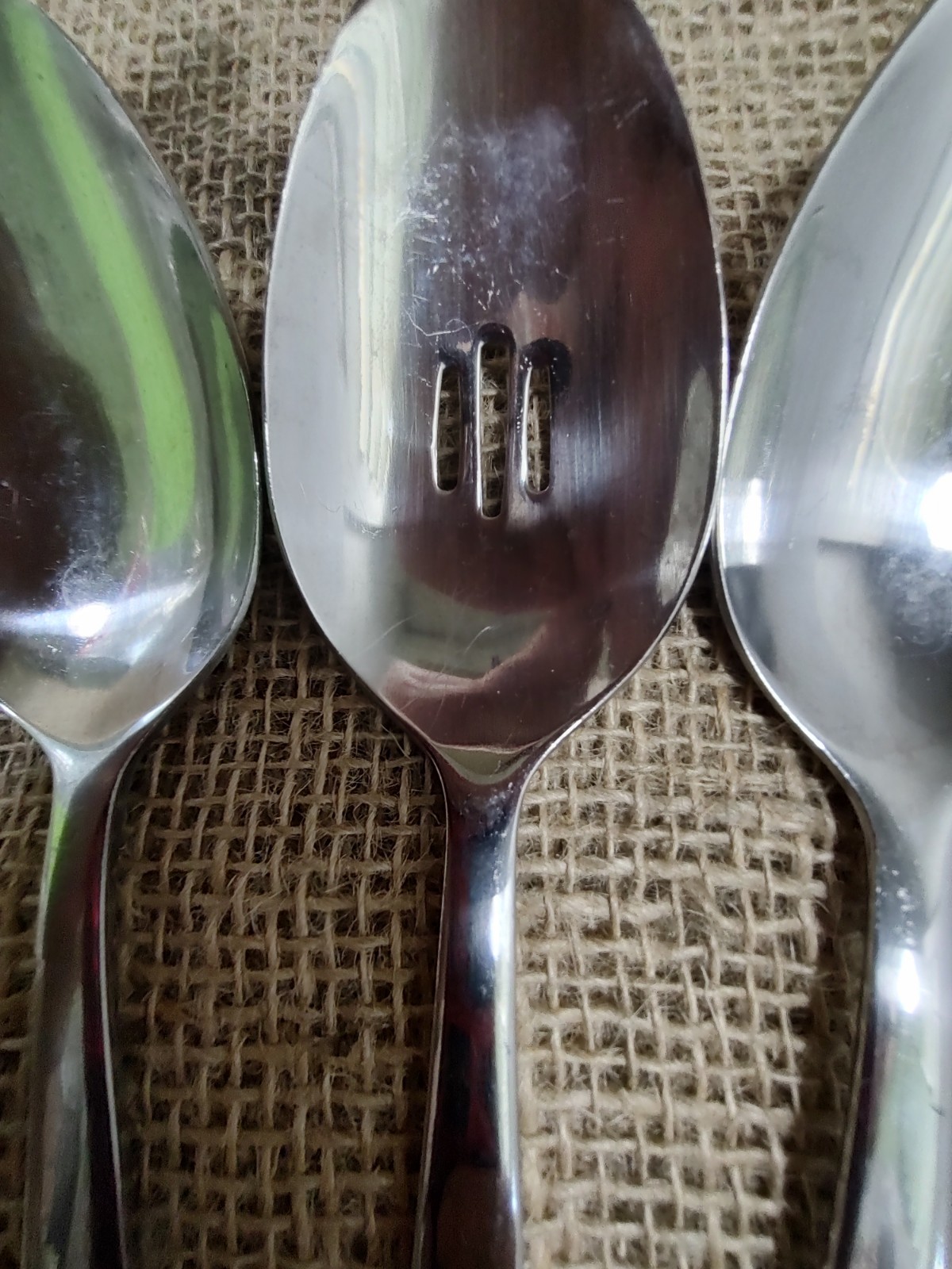 Oneida Aptitude stainless flatware 19 pieces Spoons, Forks, Serving pieces
