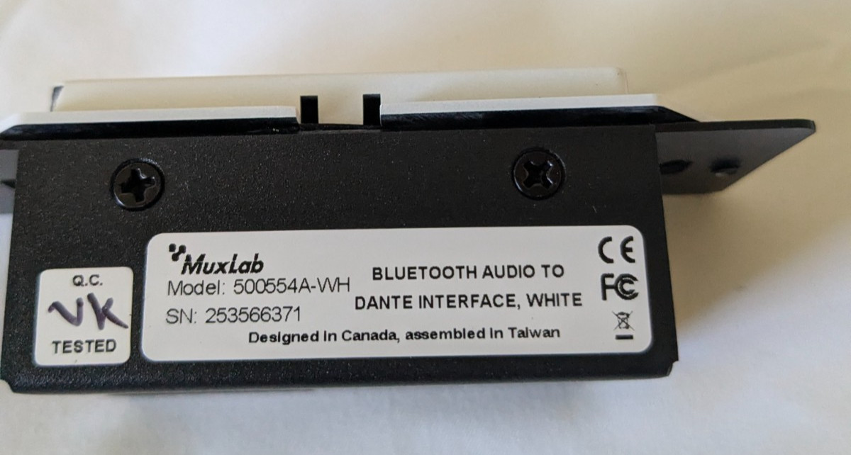 MuxLab 500554 Bluetooth Dante Decora Wall Plate