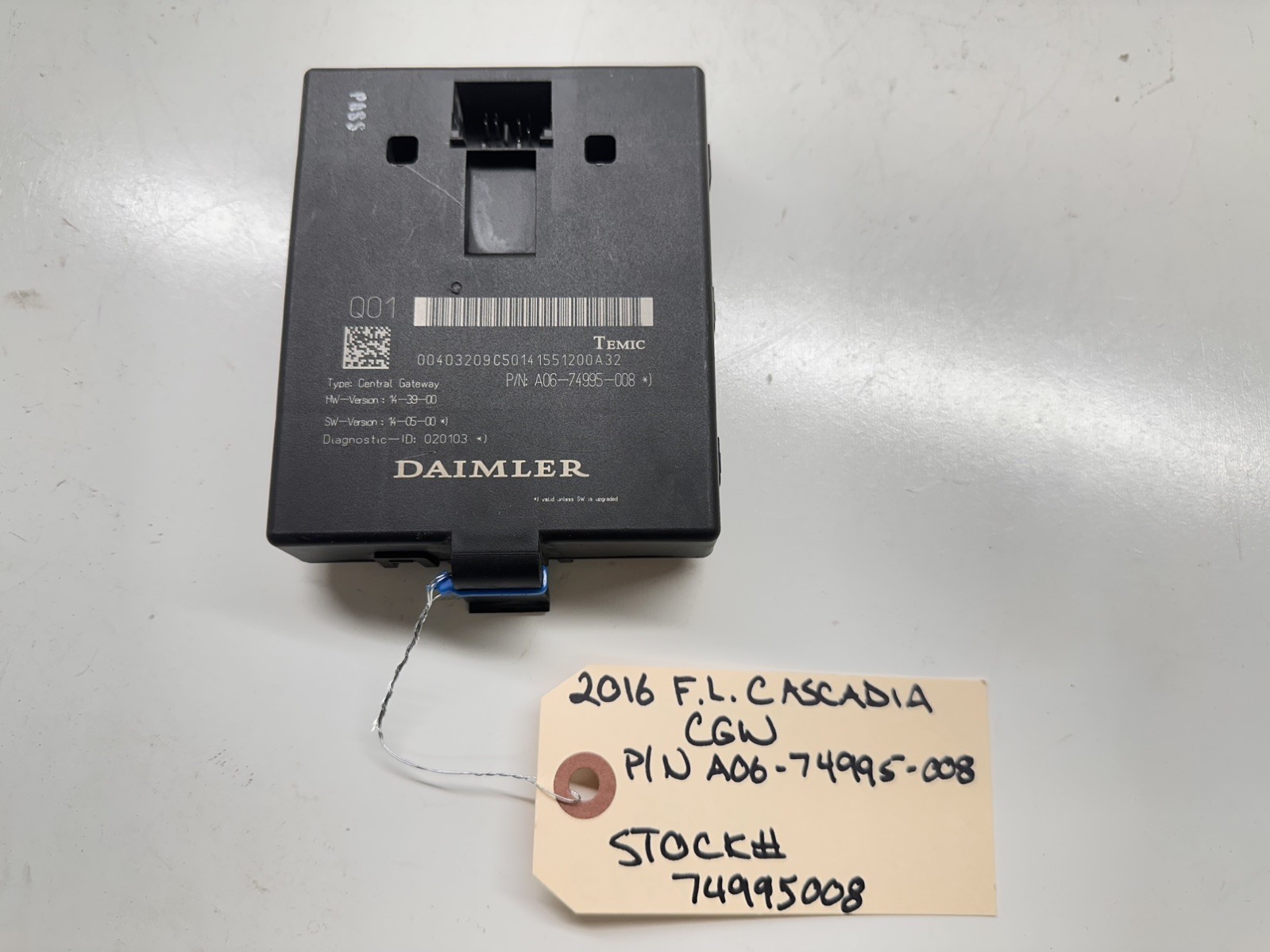 2016 Freightliner Cascadia CGW Central Gateway Module ECU A06-74995-008 Daimler