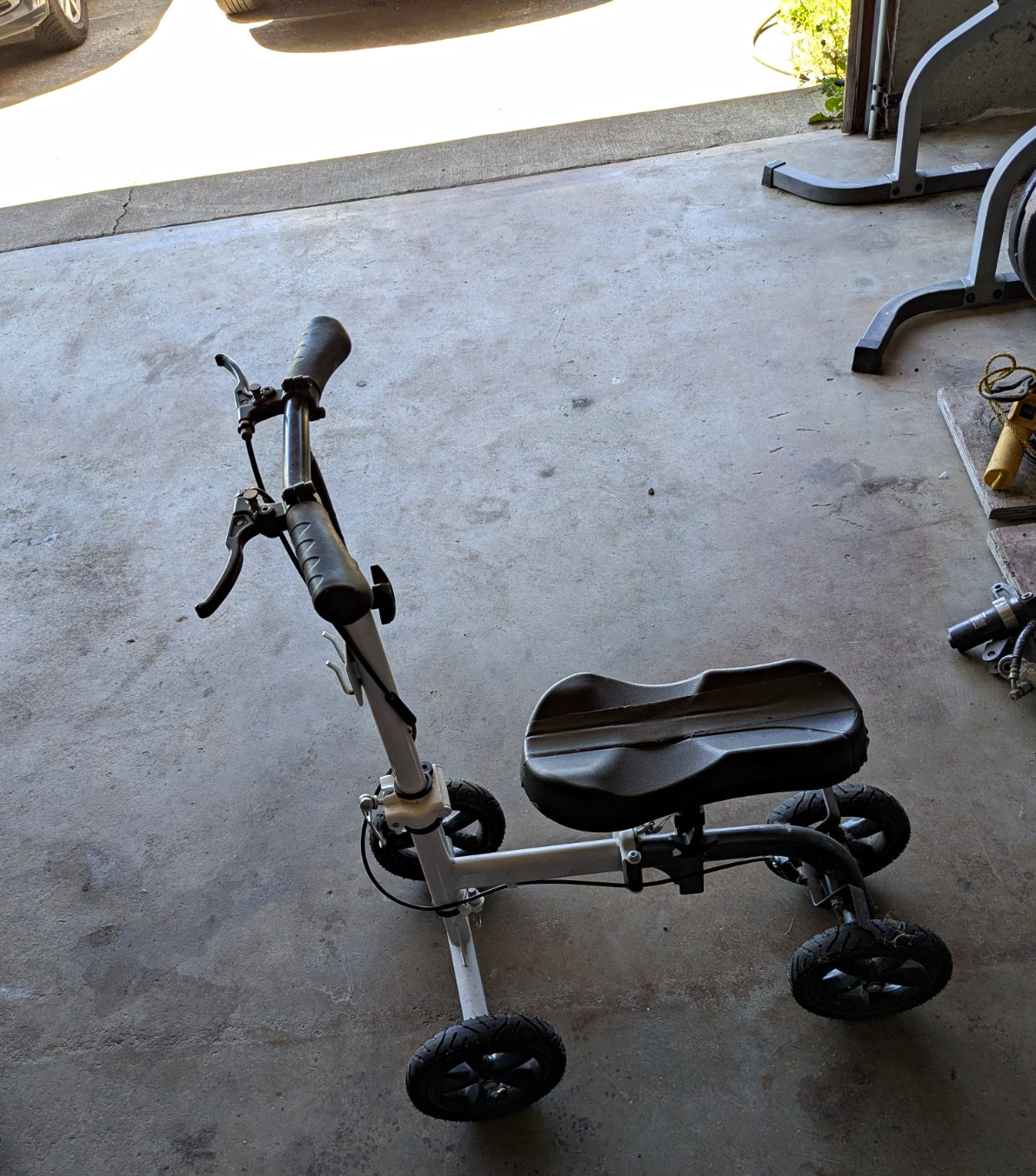 4-Wheel Child Ride-On 4-Wheeled Scooter with Seat, Manual, Gray/Black