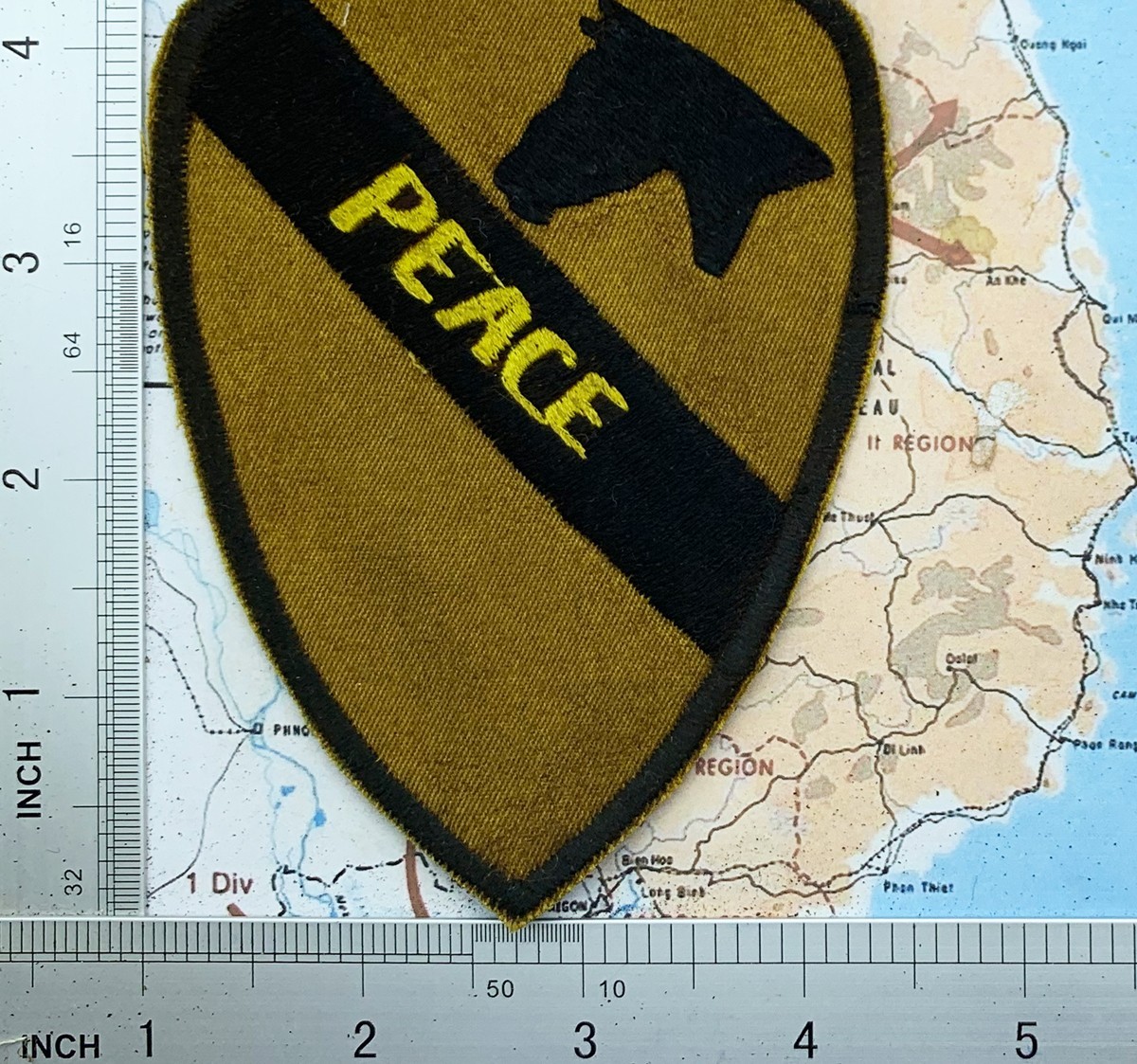 patch , 1st cavalry patch , PEACE , vietnam war patch , t9-9**