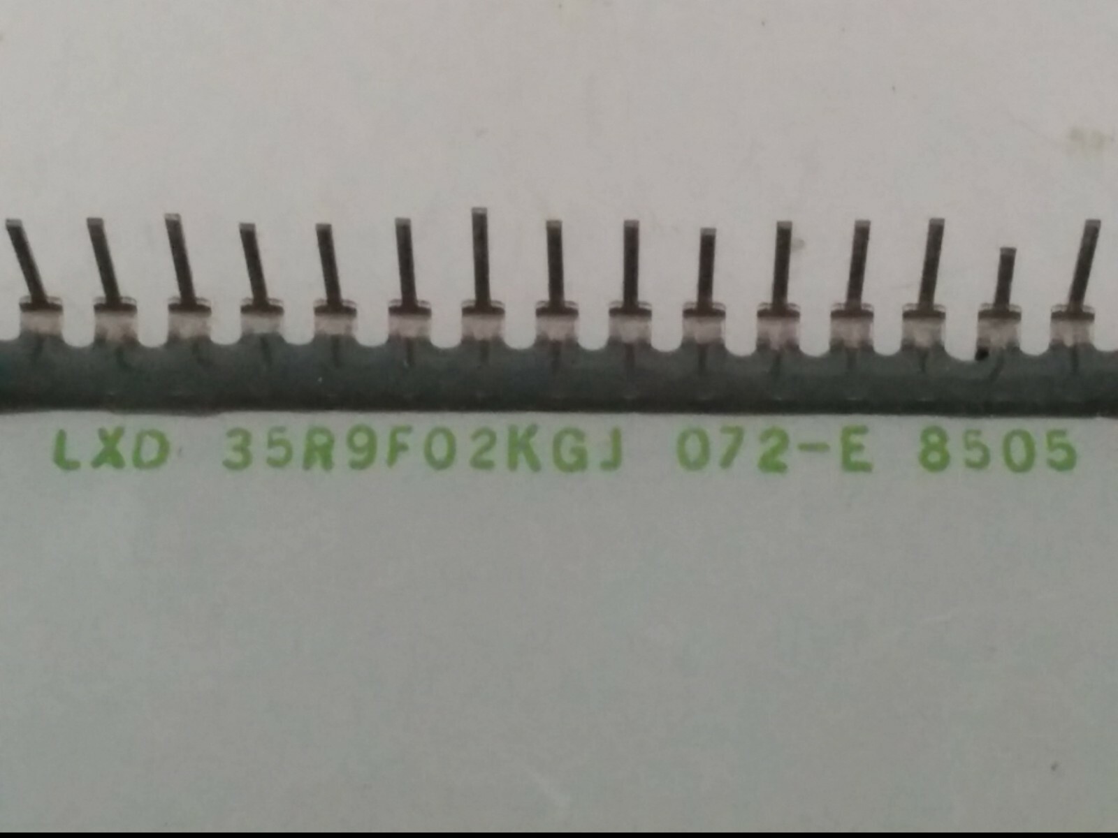 LXD 35R9F02KGJ LCD DISPLAY, 072-E 8505