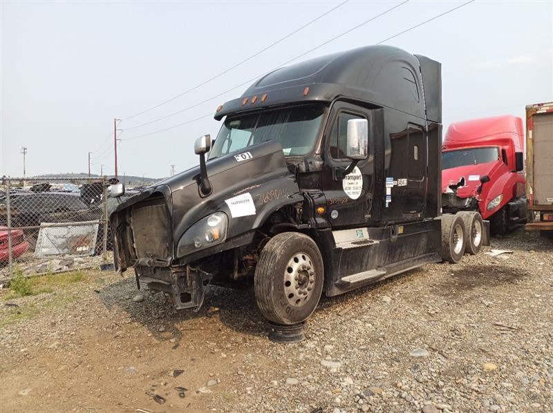 Freightliner Cascadia Left Lower Sleeper Fairing, 16x64 (9776988