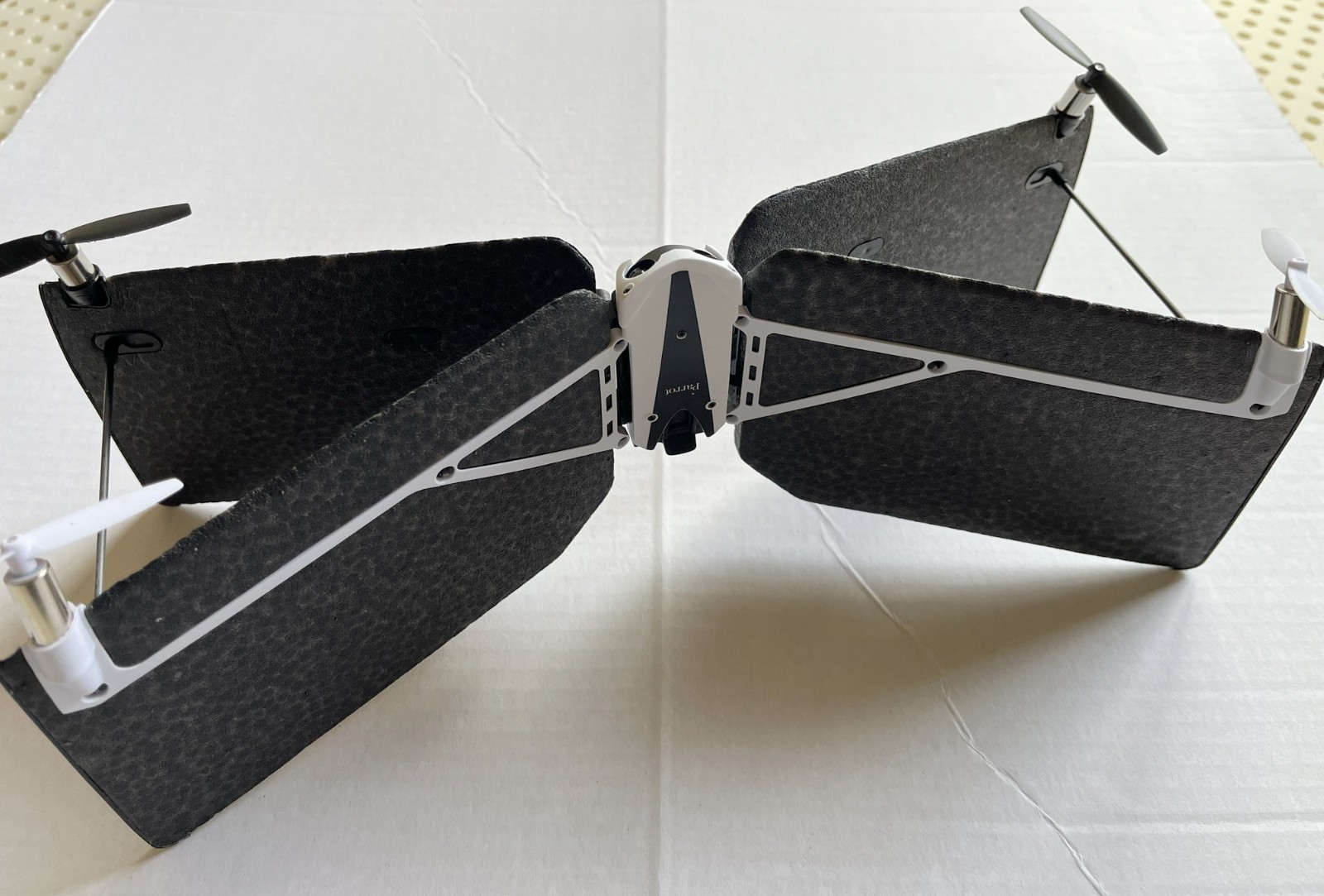 Parrot Swing Mini Drone (Vertical Landing Plane) with Controller Bundle