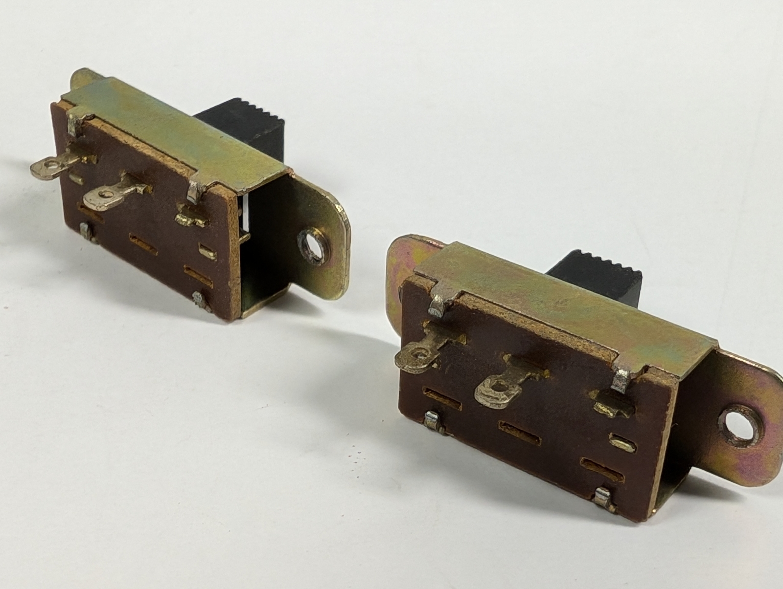 SPST (ON-OFF) SLIDE SWITCH (2 PIECES PER BAG)