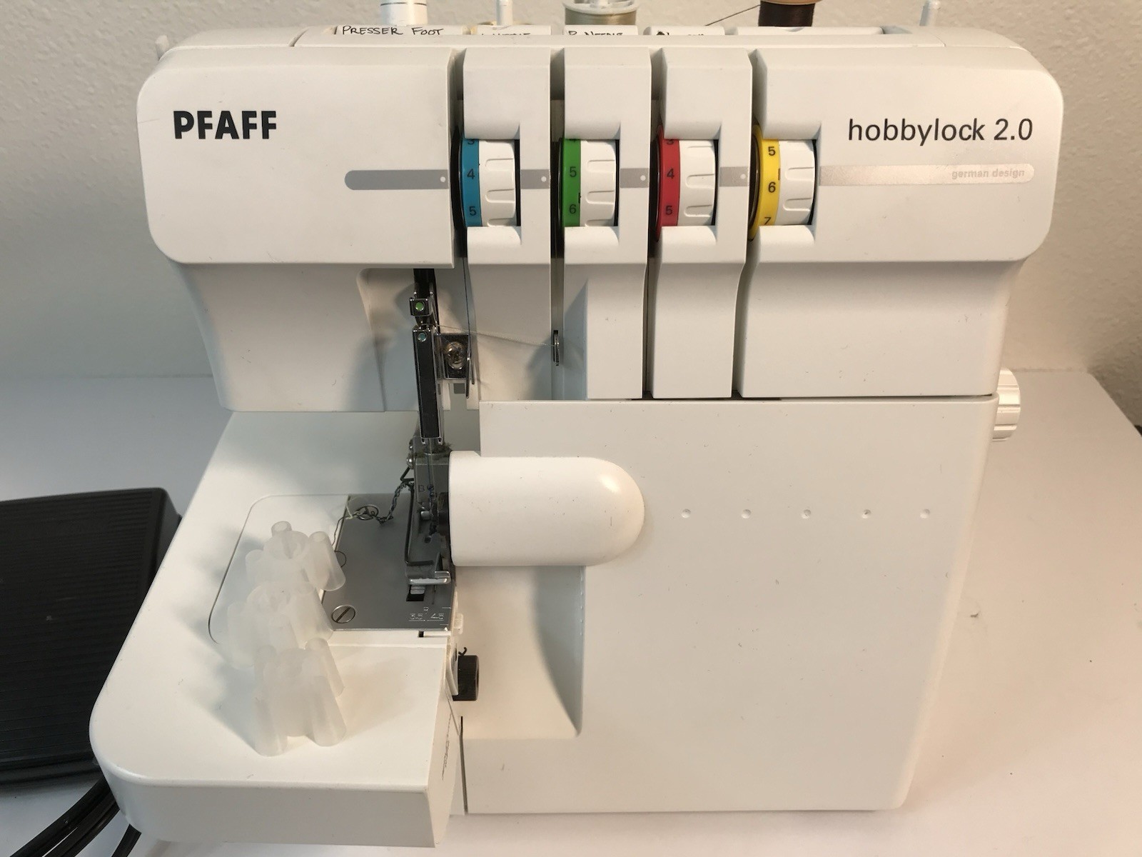 PFAFF Hobby Lock 2.0 - German Design Sterger Sewing Machine - READ DESCRIPTION