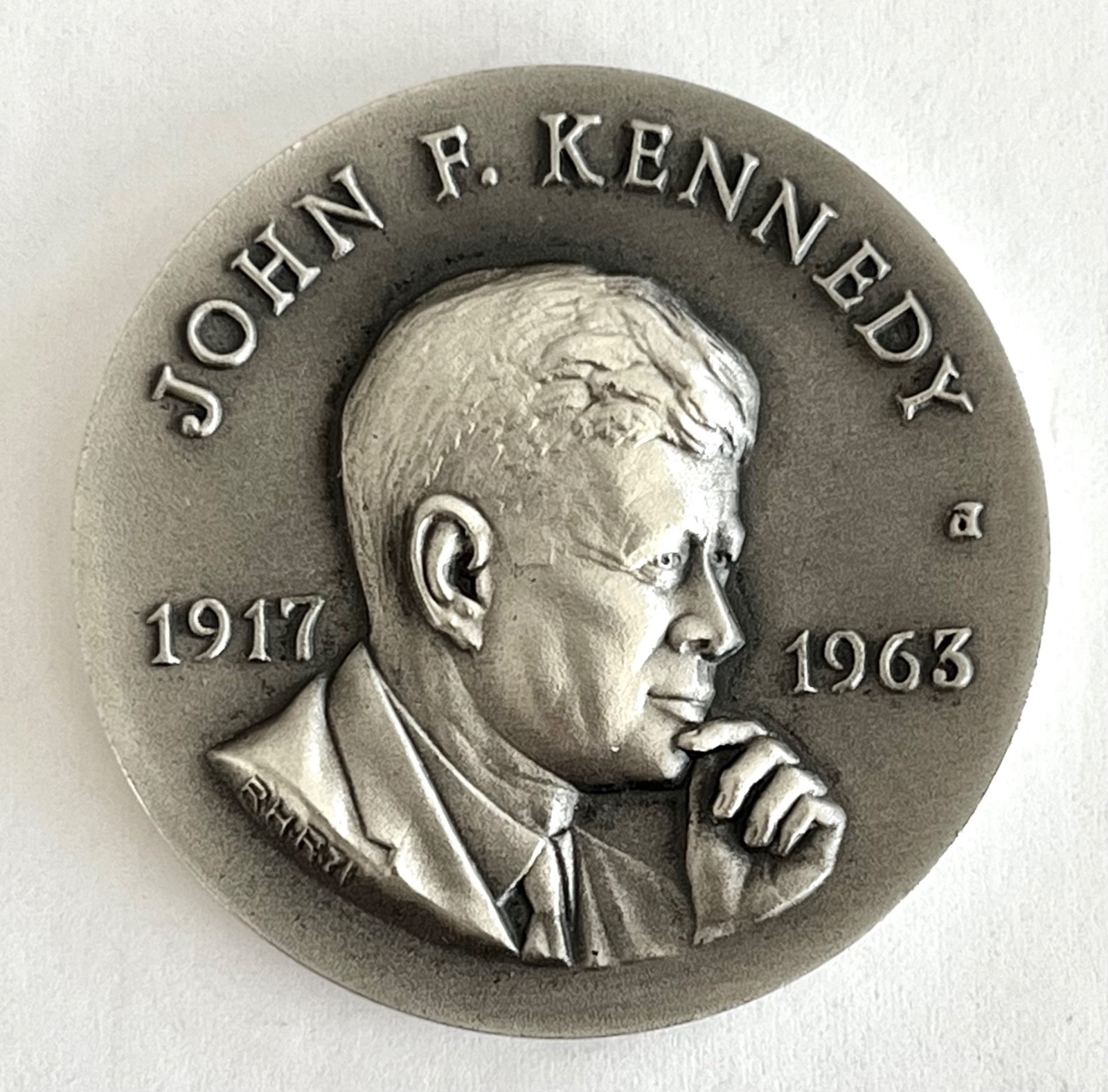 33.5 gram .925 Silver John F. Kennedy Digest Heroes of God *169