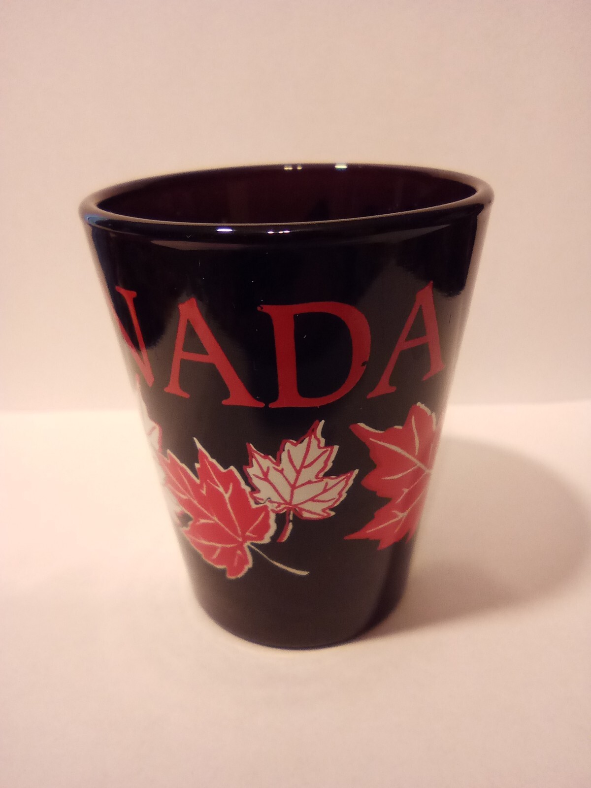 CANADA MAPLE LEAF LOGO SHOT GLASS GREAT FOR ANY COLLECTION!