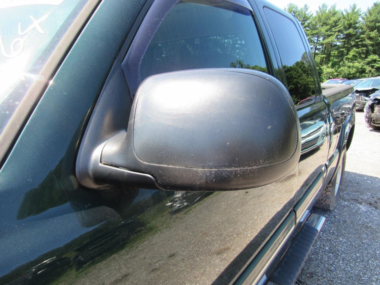SILVRDO15 2005 Glove Box 1058406