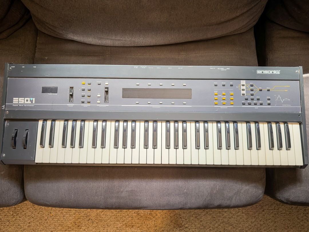 Ensoniq ESQ-1 Metal Version V3.50 + Battery Mod + 16-in-1 Cartridge