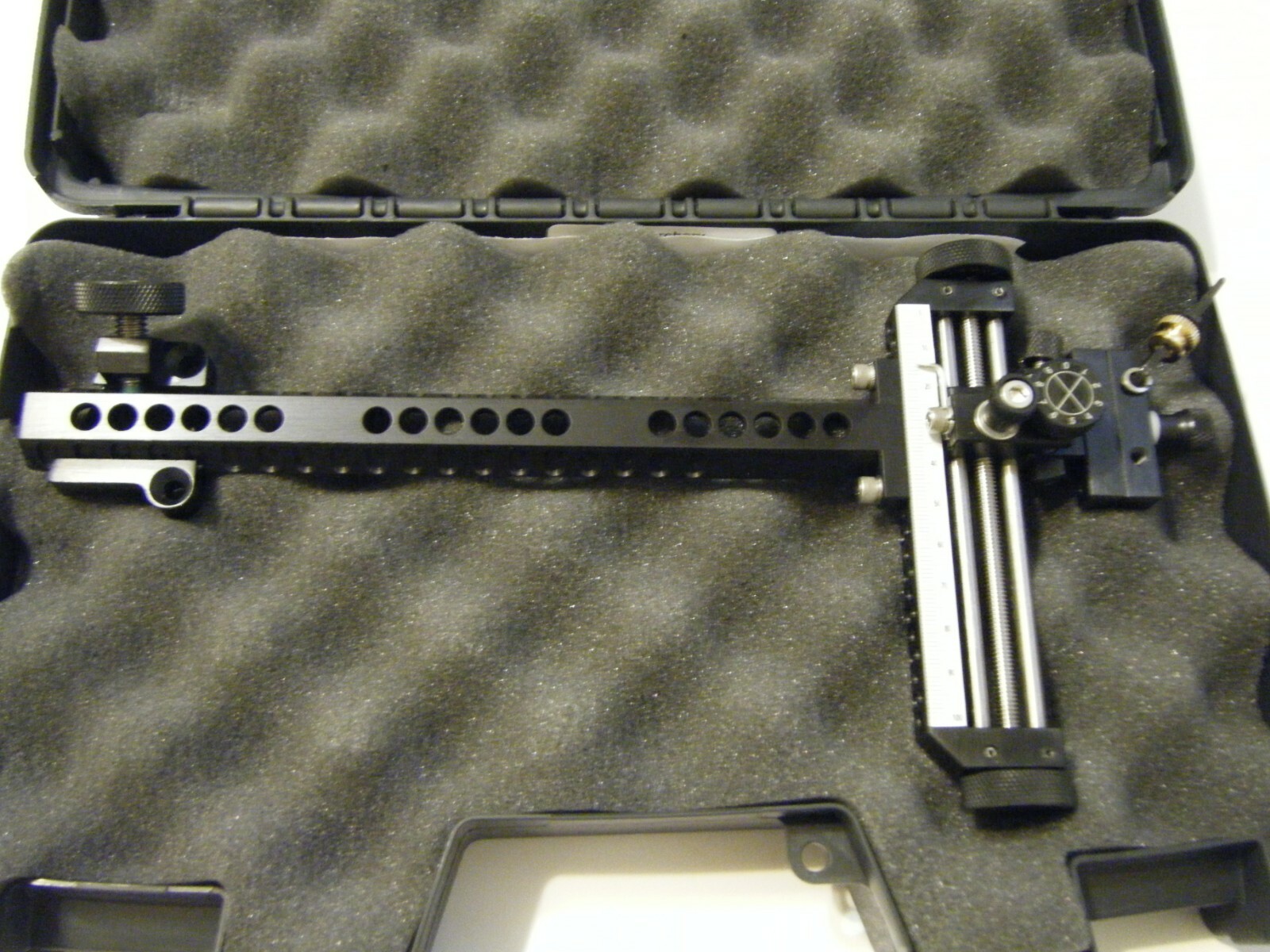 5" DAVIS RECURVE SIGHT-Black/Black knobs.