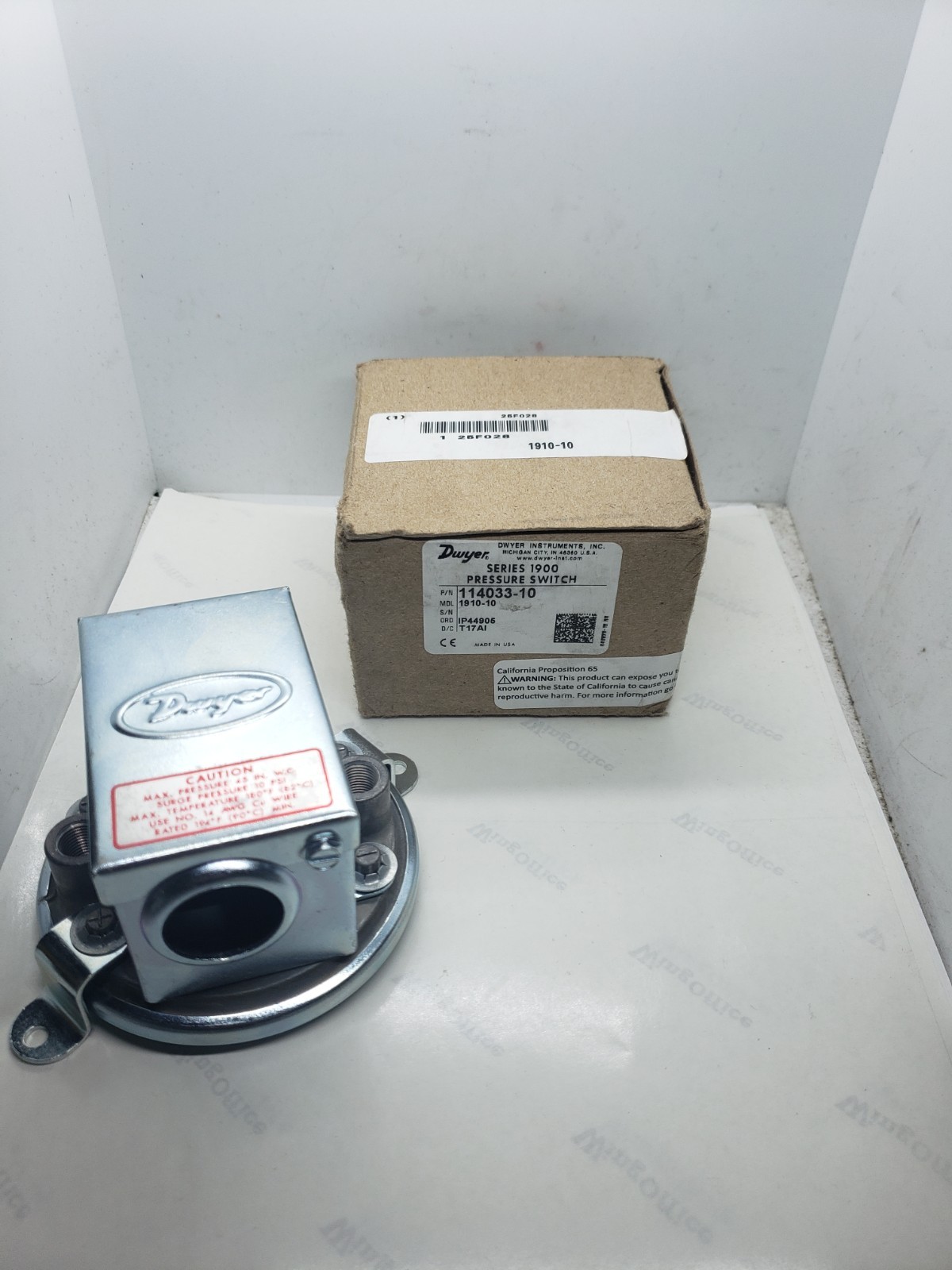 DWYER 114033-10 1910-10 PRESSURE SWITCH SURGE PRESSURE 10psi MAX TEMP 180°F, NIB