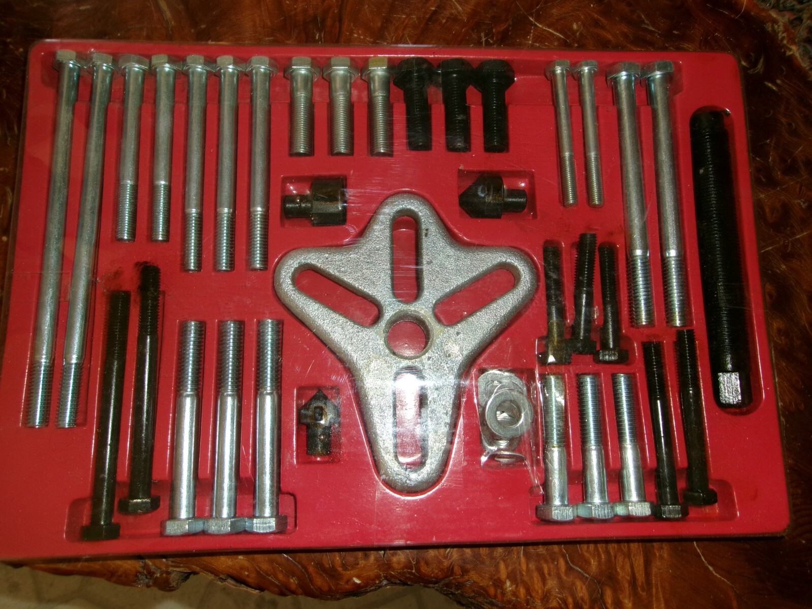PITTSBURGH 37824 BOLT PULLER SET FOR GEAR PULLEYS, STEERING WHEEL ETC.~46 PCS.