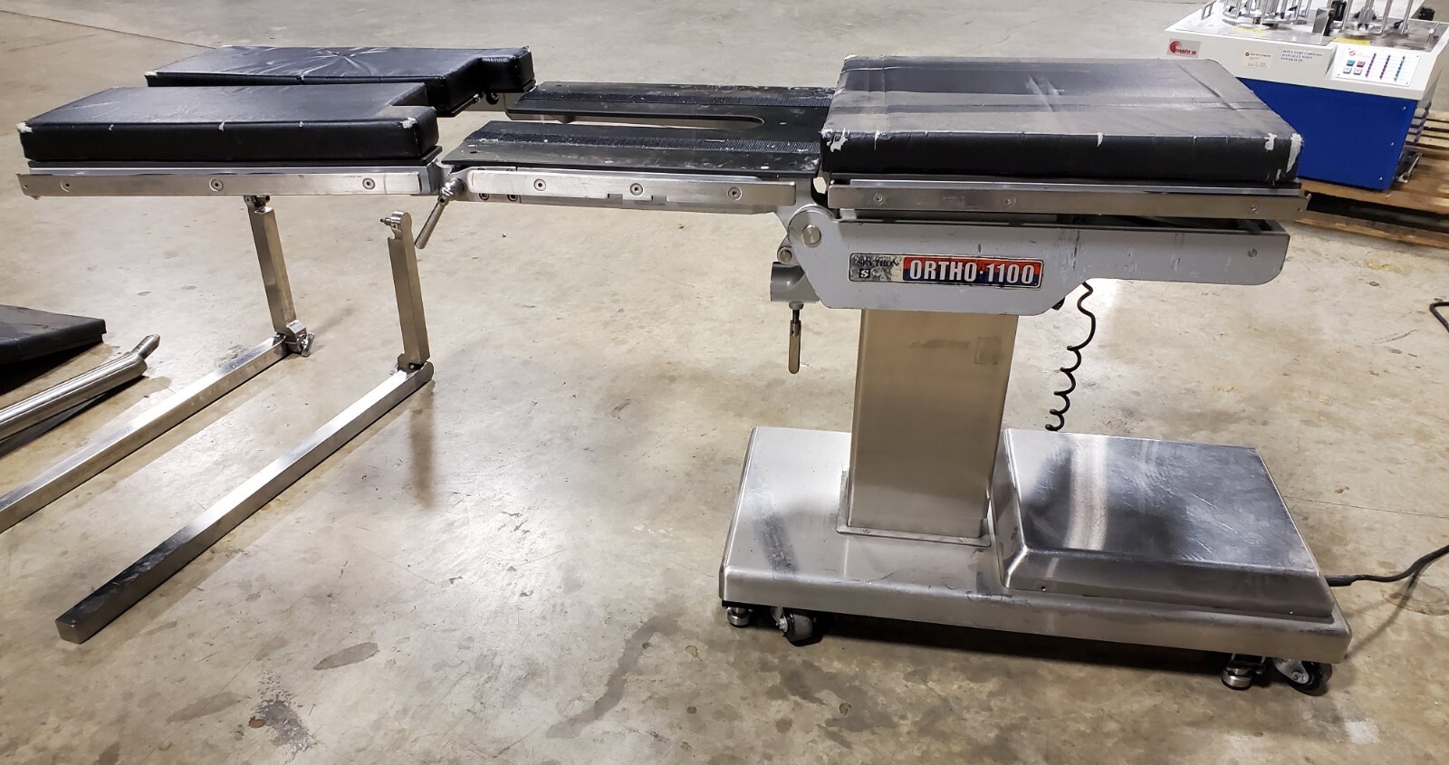 Skytron Ortho 1100 Surgical Table w/Accessories