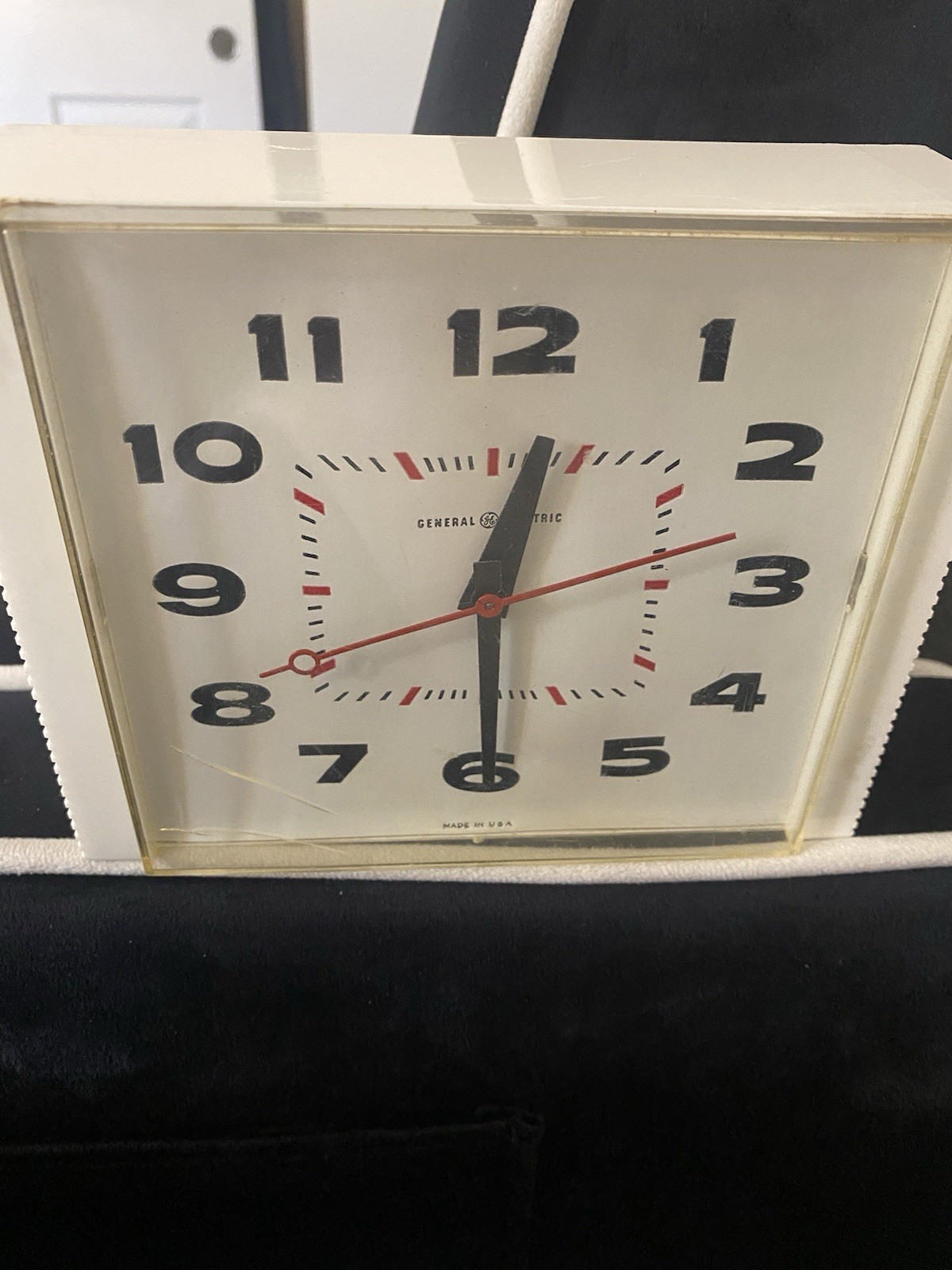 General Electric GE Vtg 1950s Kitchen Wall Clock MCM Model 2H116 White Works!