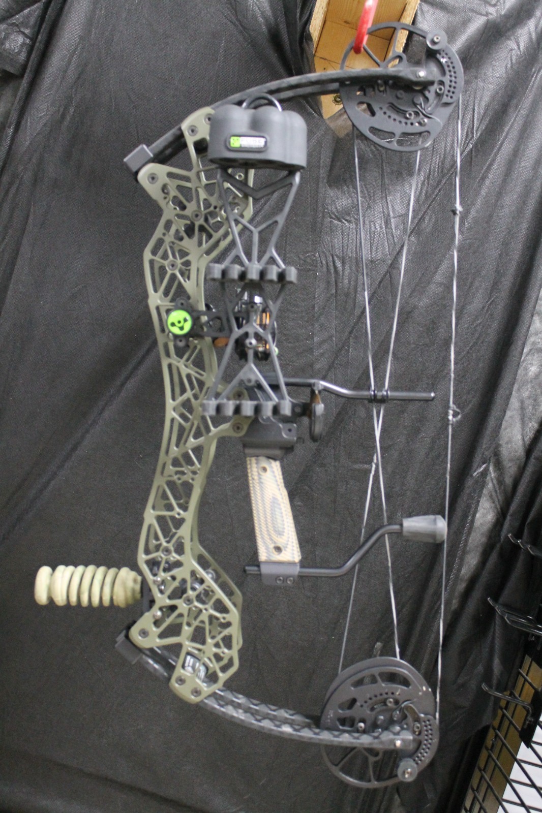 Gearhead Disrupter Pro 24 - RH - 75# - Green - LOADED!!!