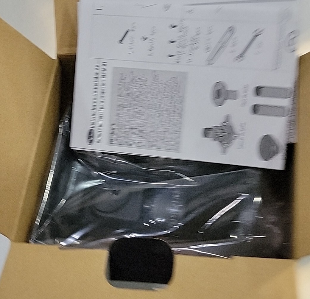 Level Mount Universal Ceiling Projector Mount ELPM-01 New in Box Tilts Swivels