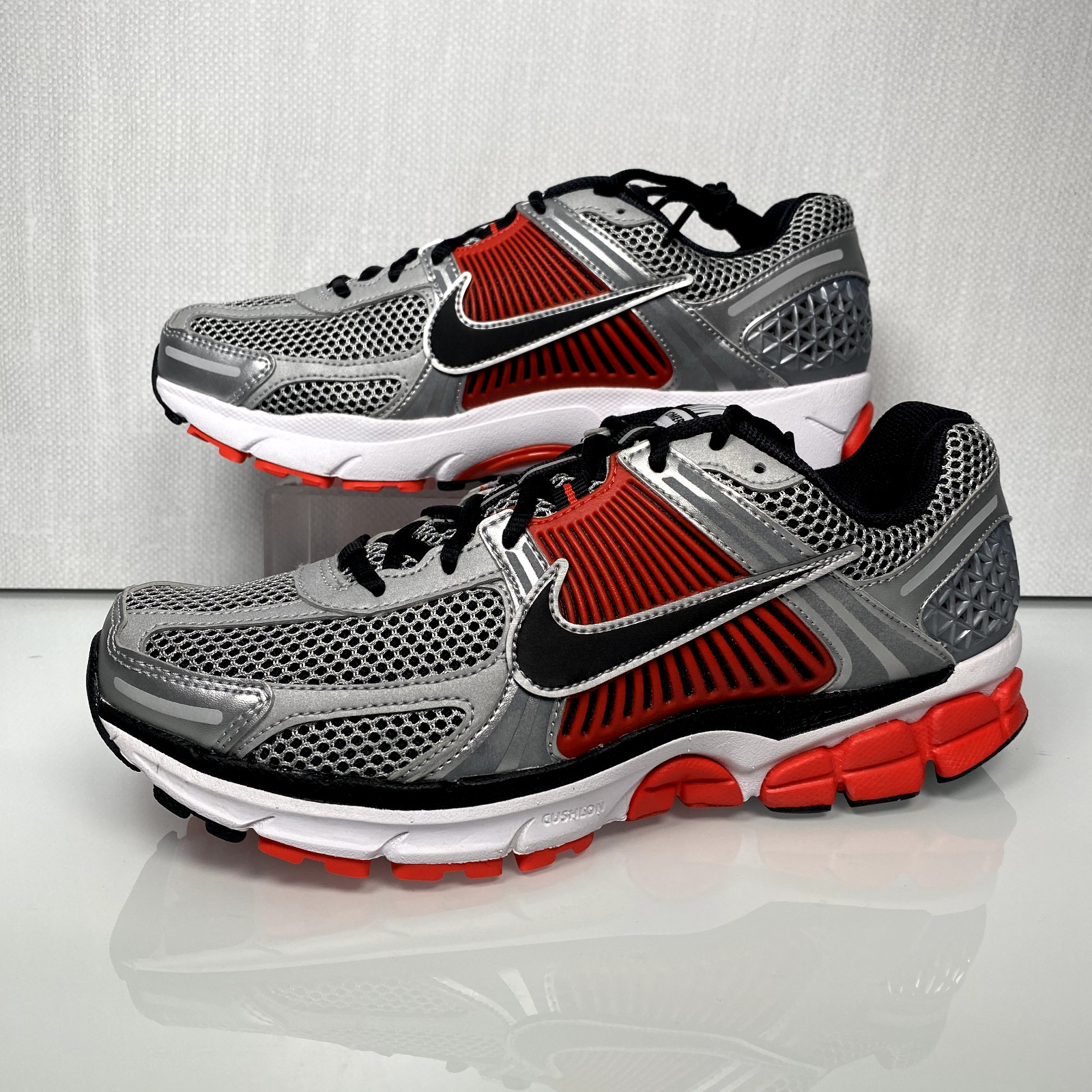 Nike Air Zoom Vomero 5 Metallic Silver Black Bright Crimson FJ4151-005 Men's NEW