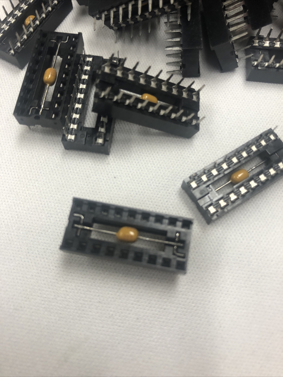 Socket 18 Pin , ID-D-7-5-5-8, Tegal?