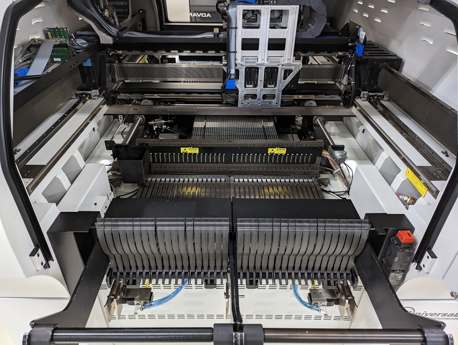 Universal Instrument AdVantisX Lightning High Speed PCB Placement Machine AC-30S