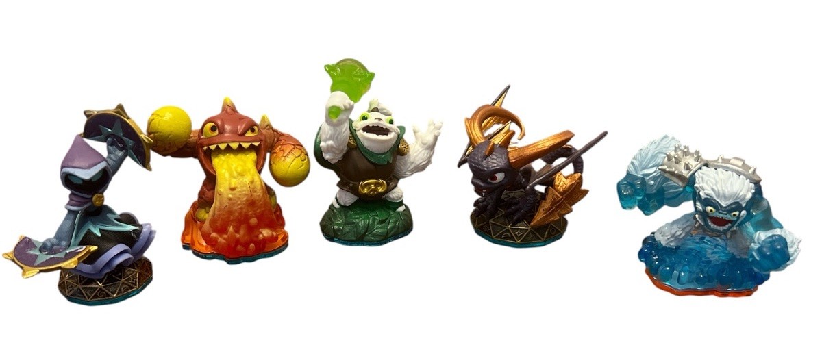 Skylanders Figures (Lot Of 5) Skylander Figures. 2012 & 2013 Orange-1 Blue-4