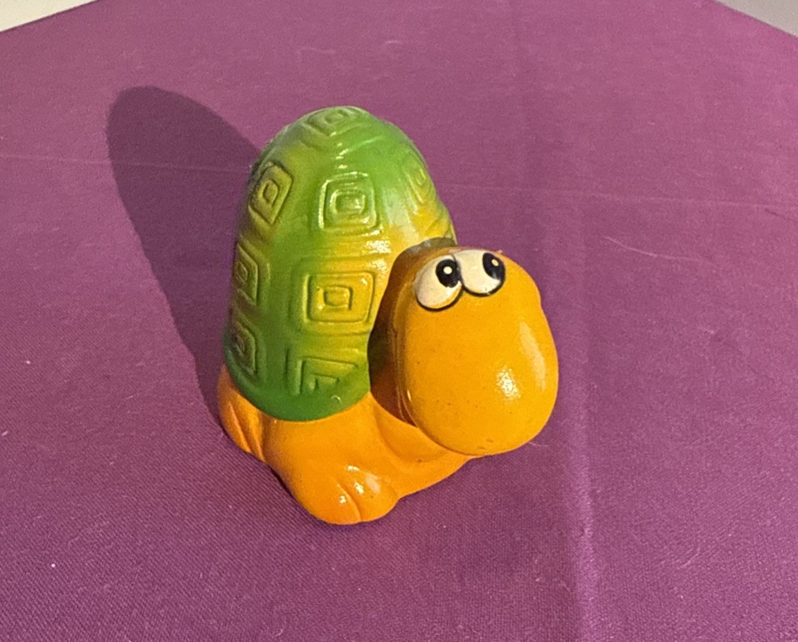 Vintage Plastic Turtle Pencil Sharpener 2 In By 2.5 Inches Works