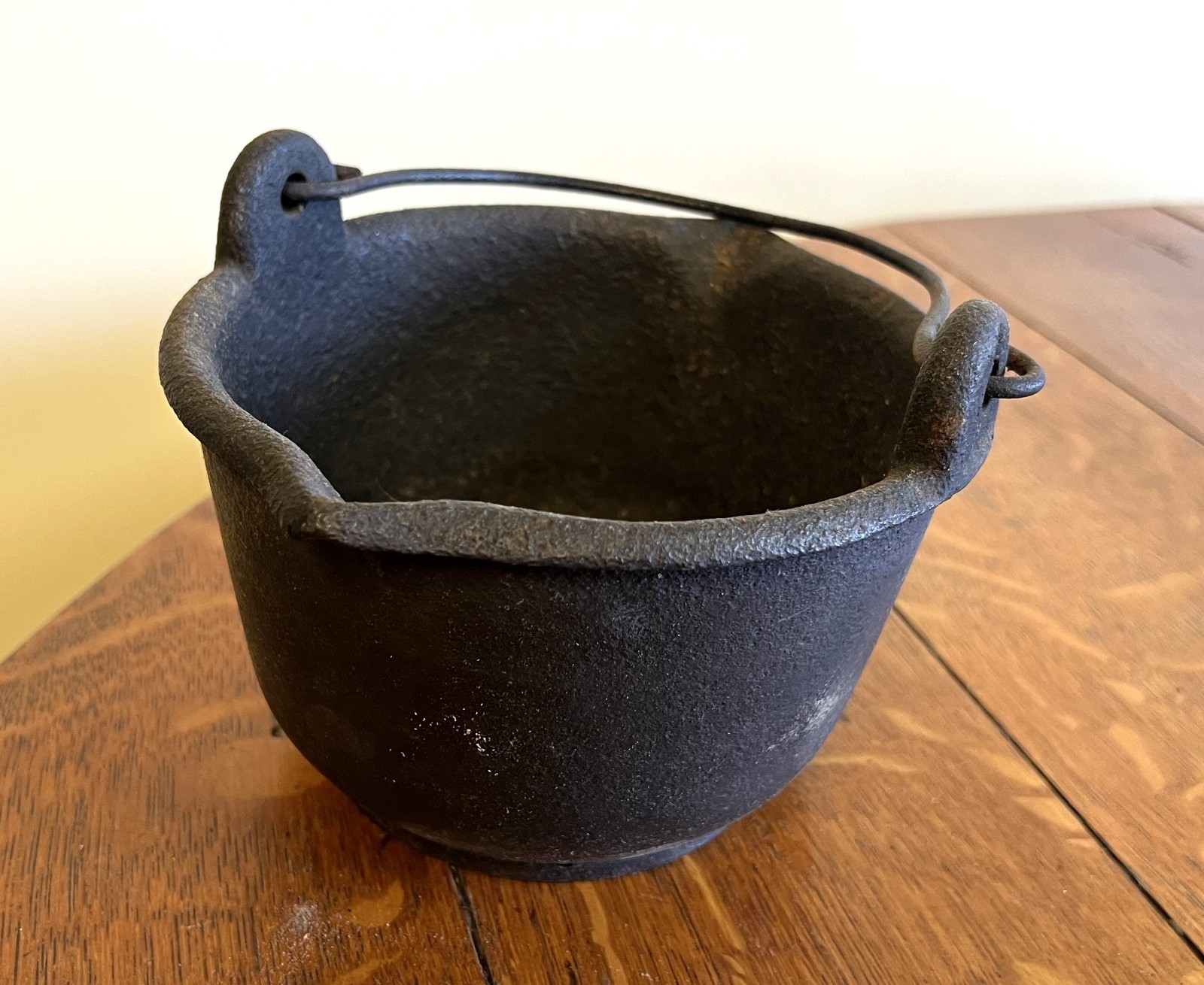 Vintage Cast Iron No L-0306-A Double Spout Lead Smelting Pot w/ Handle 7" X 4.5”