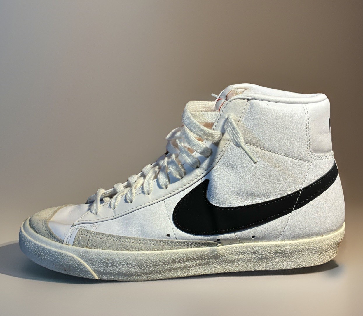 Nike Blazer Mid 77 White Black Mens Size 10 Vintage Style Leather Sneakers 👟