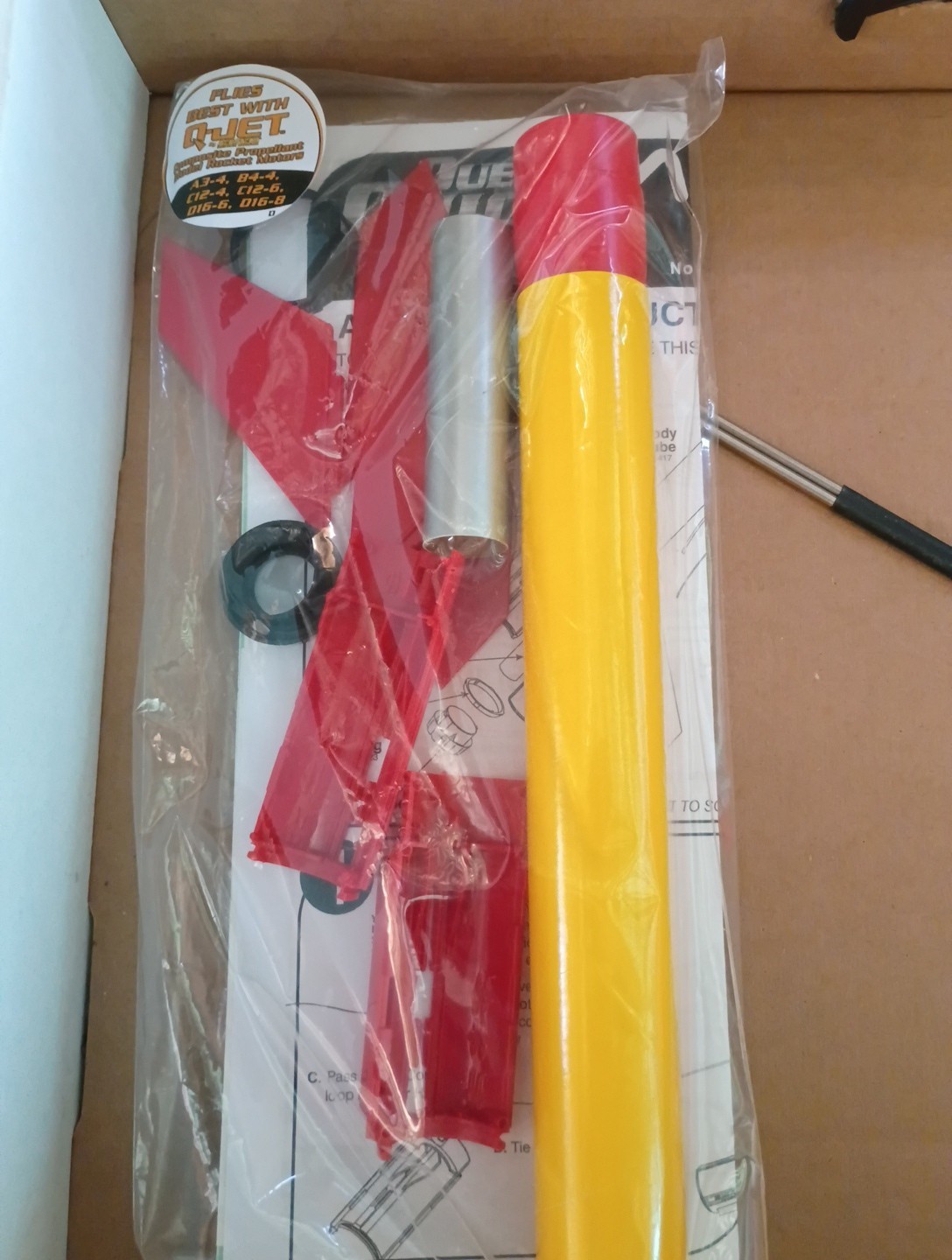 Quest Astra III #1610 Flying Model Rocket/ Flies To 1000’ Quick Kit 15" Length