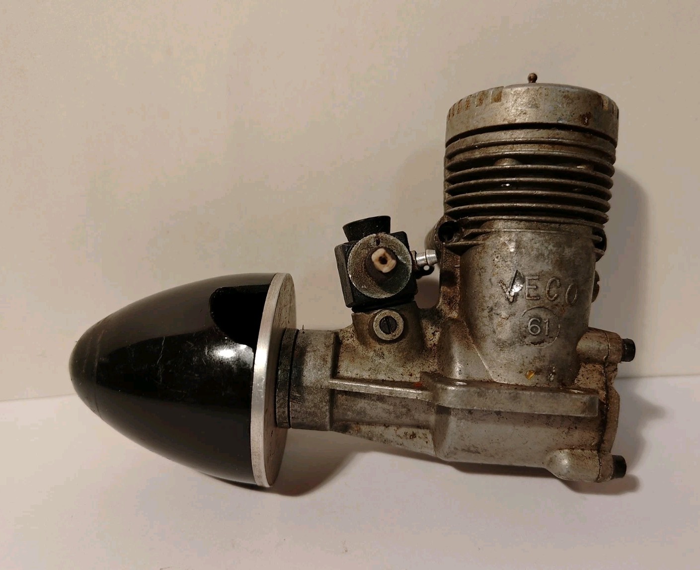 RC Airplane Engine Vintage VECO 61 Glow Engine W/ Carb USA