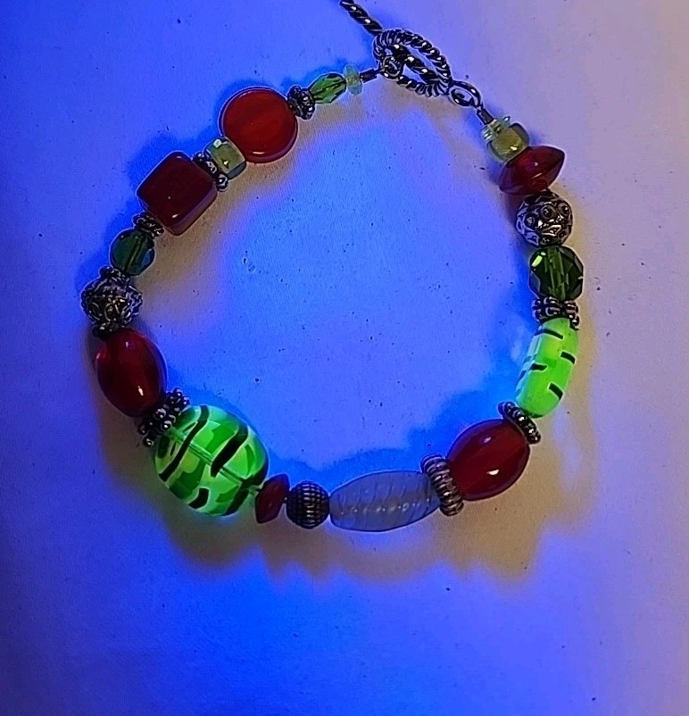 Silvertone Lampwork Urnanium Glass Bracelet