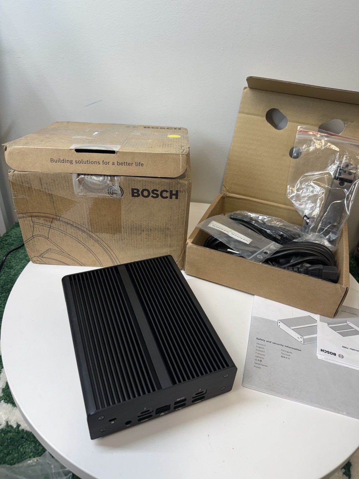 Bosch VIDEOJET decoder 7000 VJD-7533 1CH H.265 UHD IP/Network Decoder