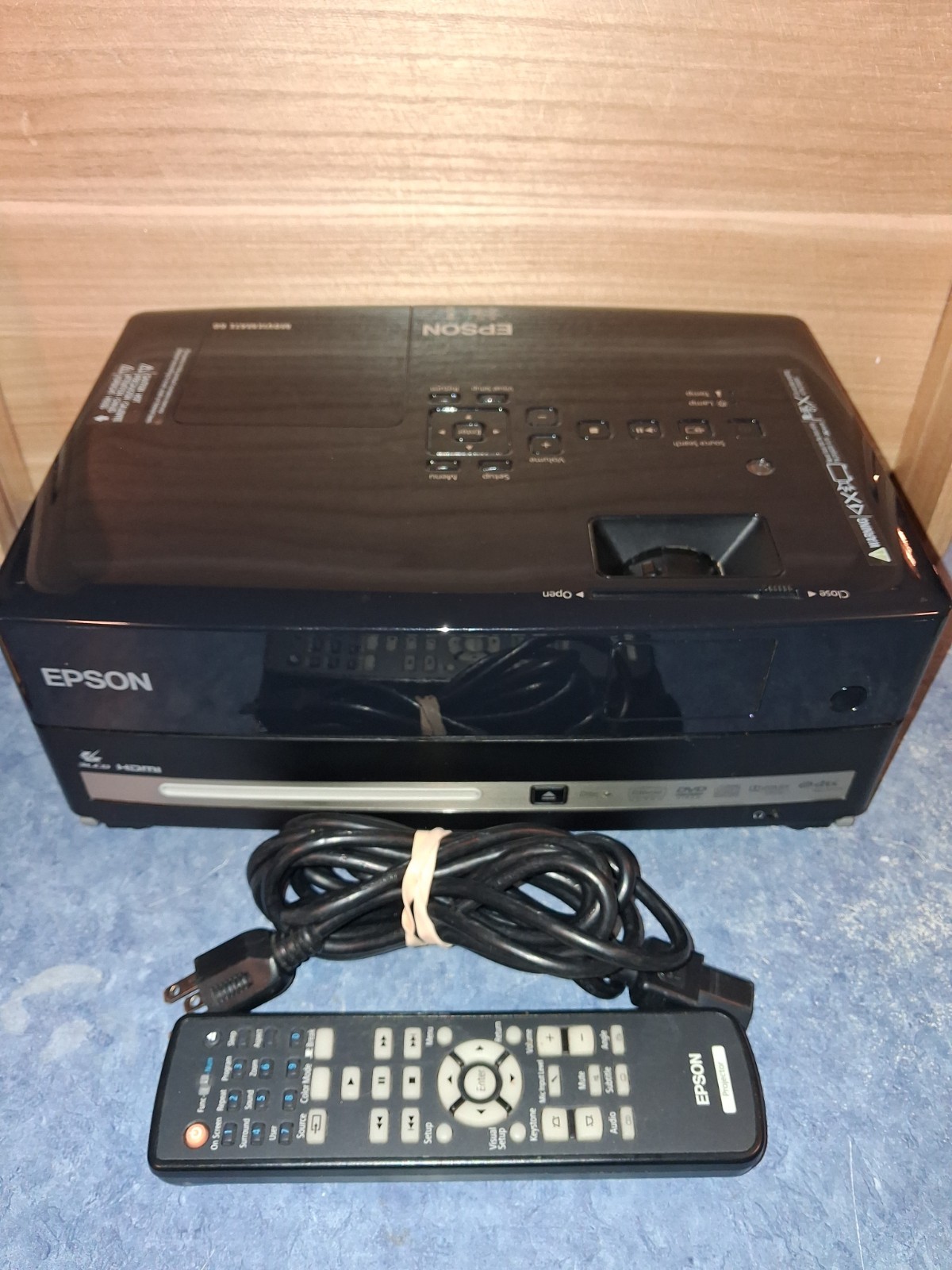 Epson MovieMate 60 3LCD Projector W/Remote&Power Supply-H319A-Works Great-Clean!