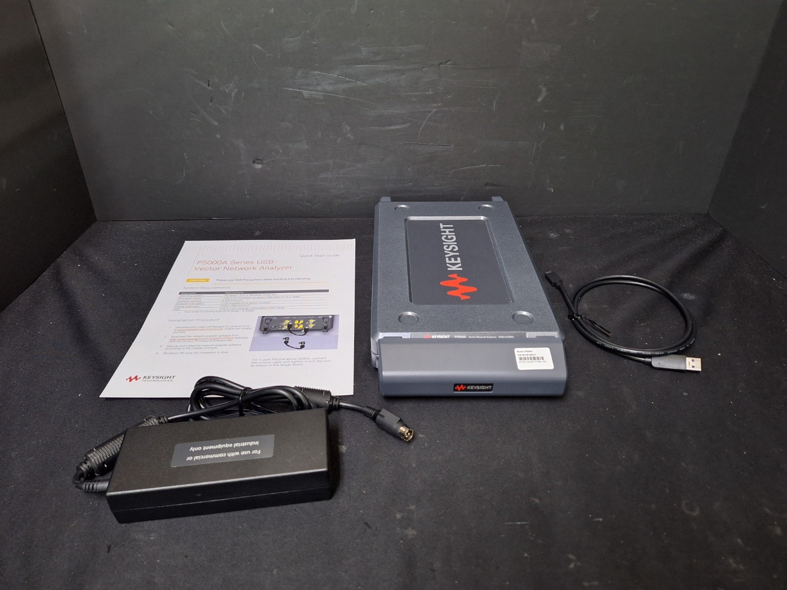 Keysight P5000A 9 kHz - 4.5 GHz USB Vector Network Analyzer Y1700A-001 (0414)