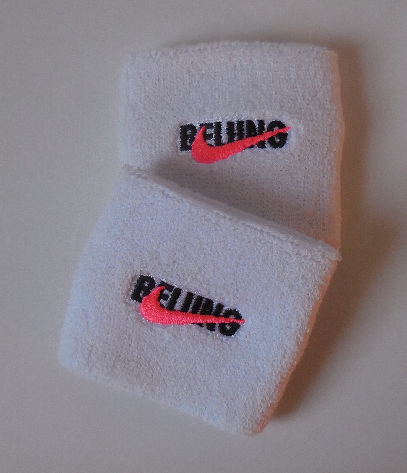Nike Swoosh Wristbands Beijing White/Black/Racer Pink One Pair