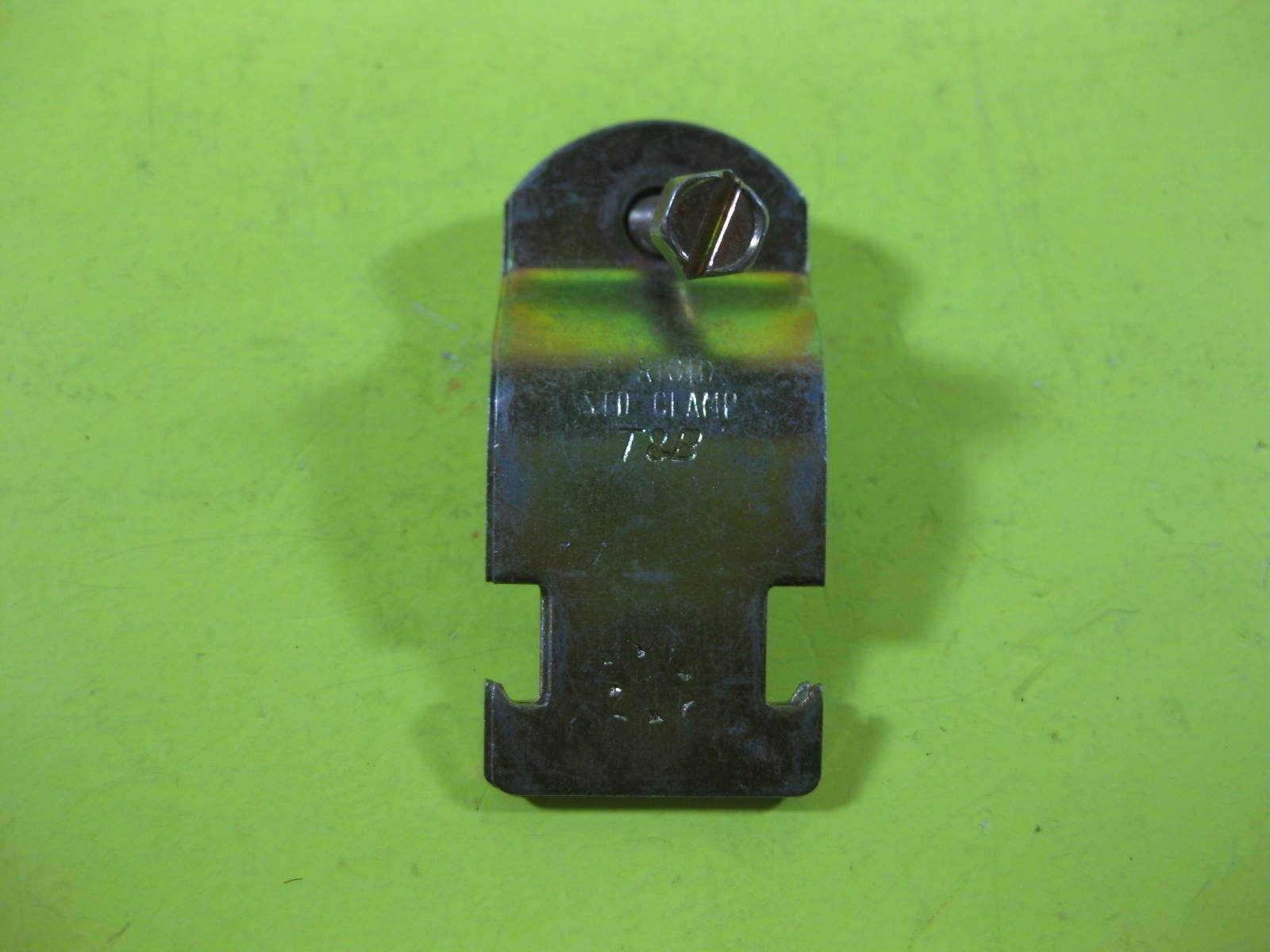 Thomas and Betts TxB STD Rigid Conduit Clamp 1" New