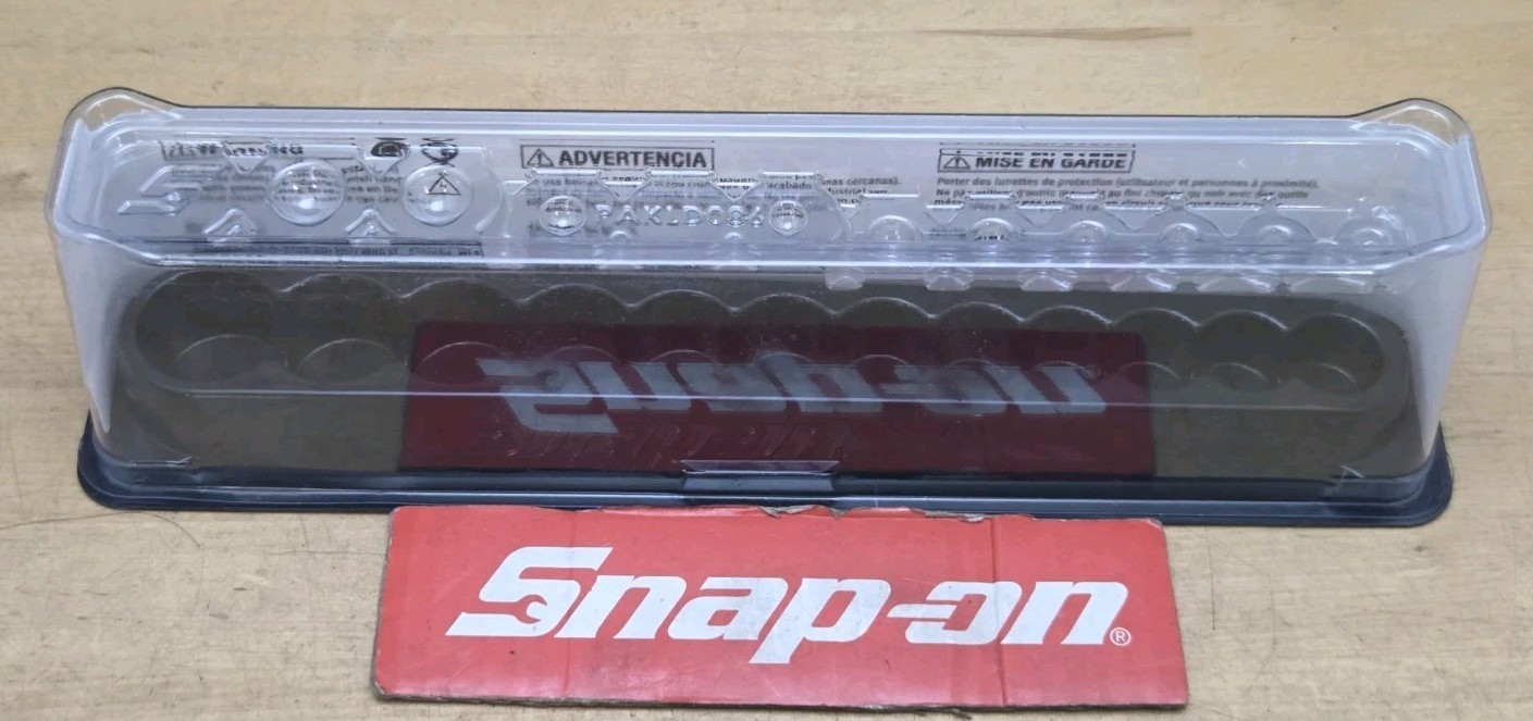 NEW Snap On PAKTY241 - Magnetic Tray W/ Lid For 3/8" Dr 12 Pc Metric Socket Set