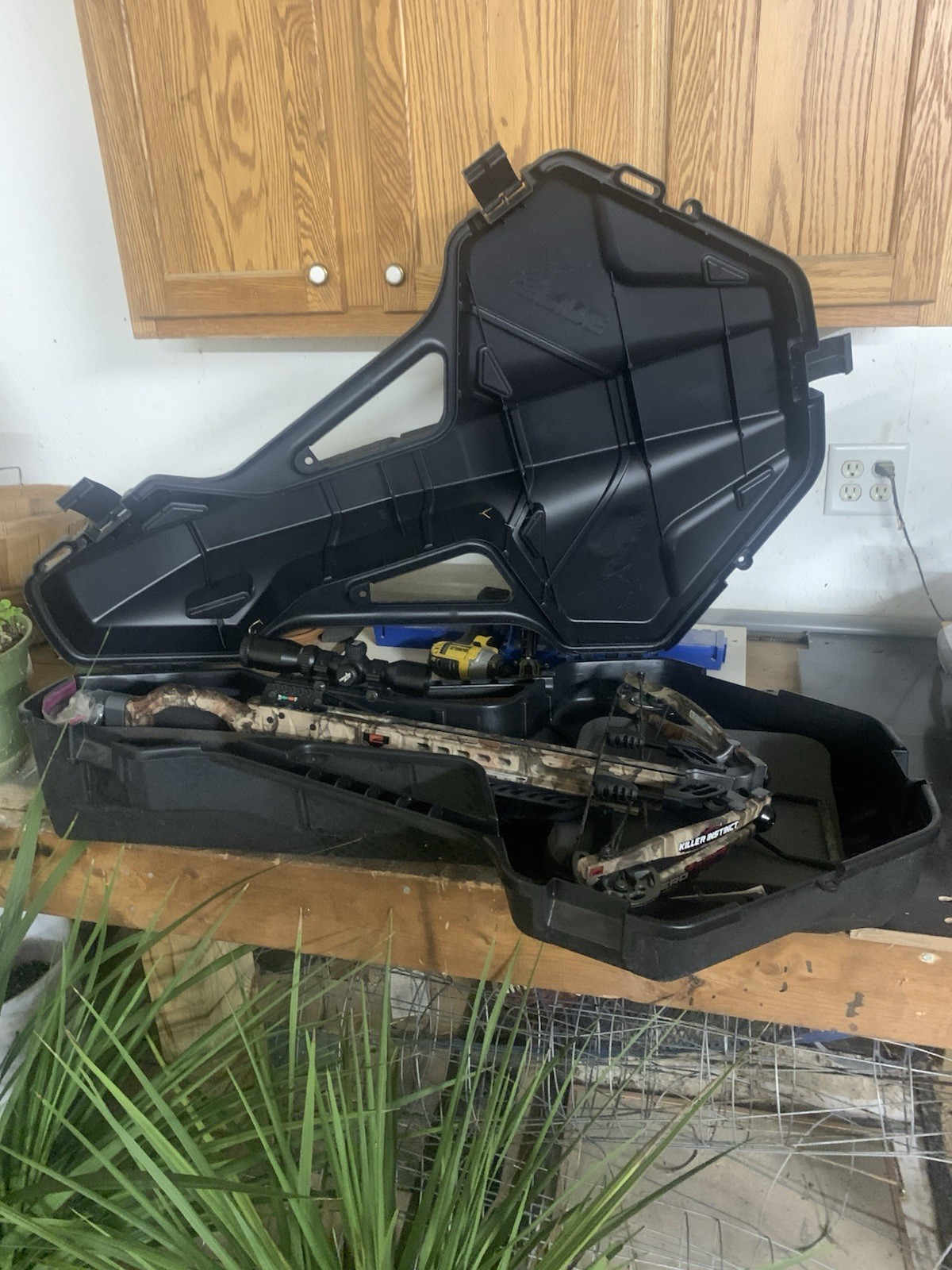 Killer Instinct Hero 380 w/ Scope, Bolts & Hard Case