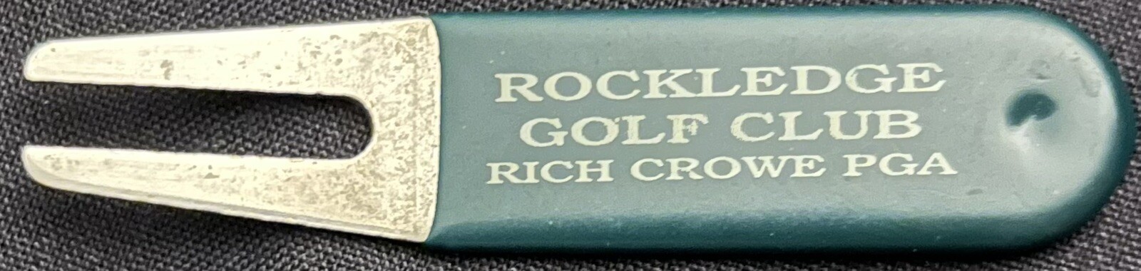 Vintage Rockledge Golf Country Club Rich Crowe PGA Metal Divot Tool Green