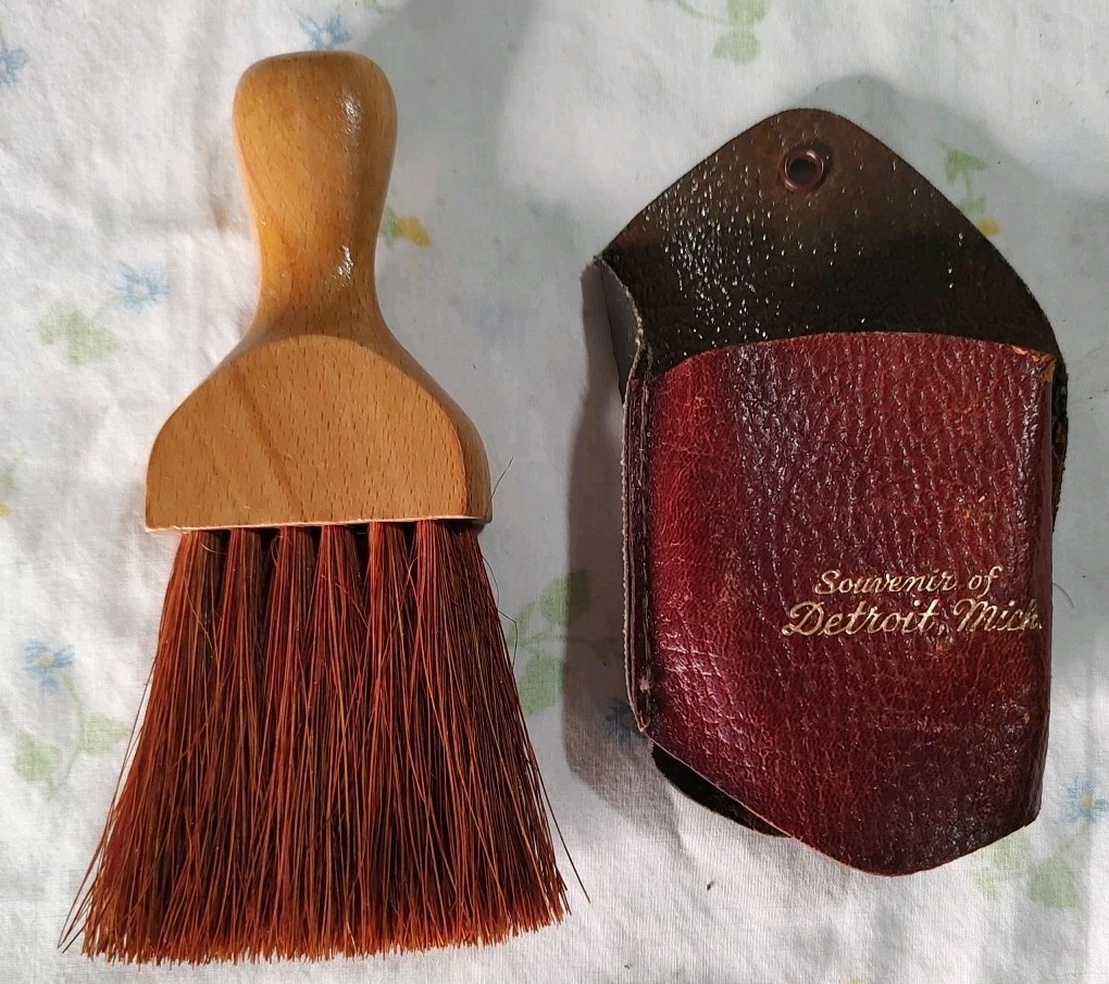 Vintage Detroit Michigan souvenir whisk broom and leather case