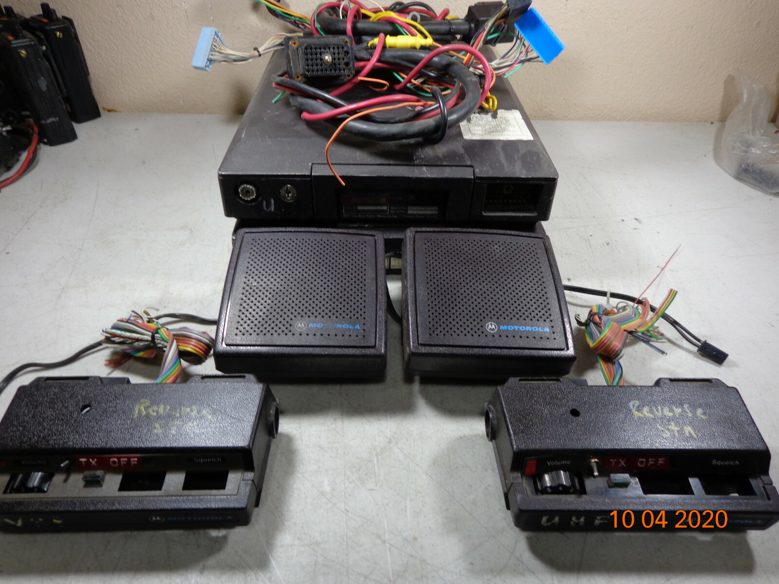 MOTOROLA Syntor 9000 XX 110watt Radio both VHF & UHF " PARTS LOT "