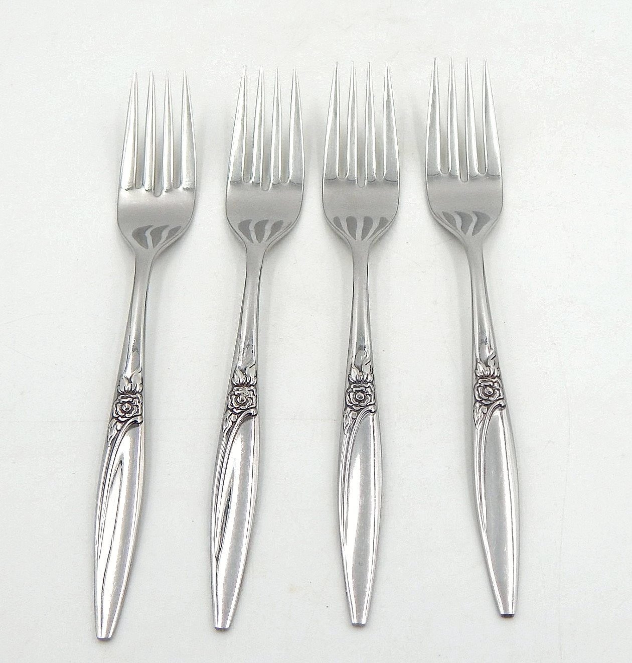 Oneida 1881 Rogers Lasting Rose Dinner Place Forks Stainless Flatware Lot of 4