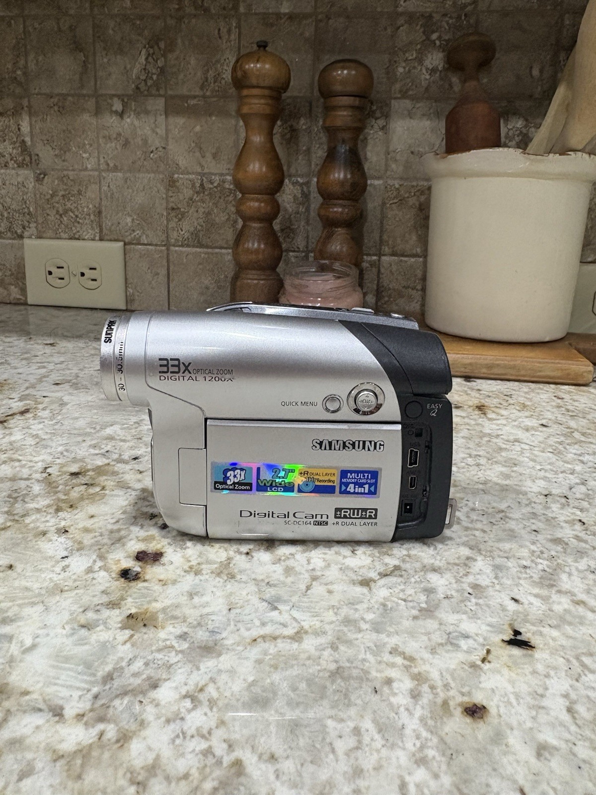 Samsung SC-DC164 Video Camera Parts Repairs - Broken Screen