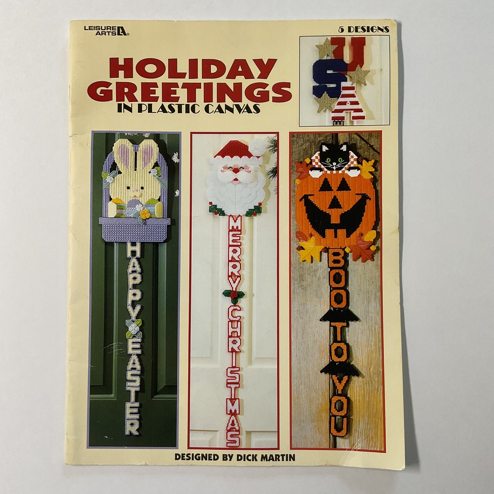 Leisure Arts Holiday Greetings Plastic Canvas Pattern Booklet 5 Designs Vintage