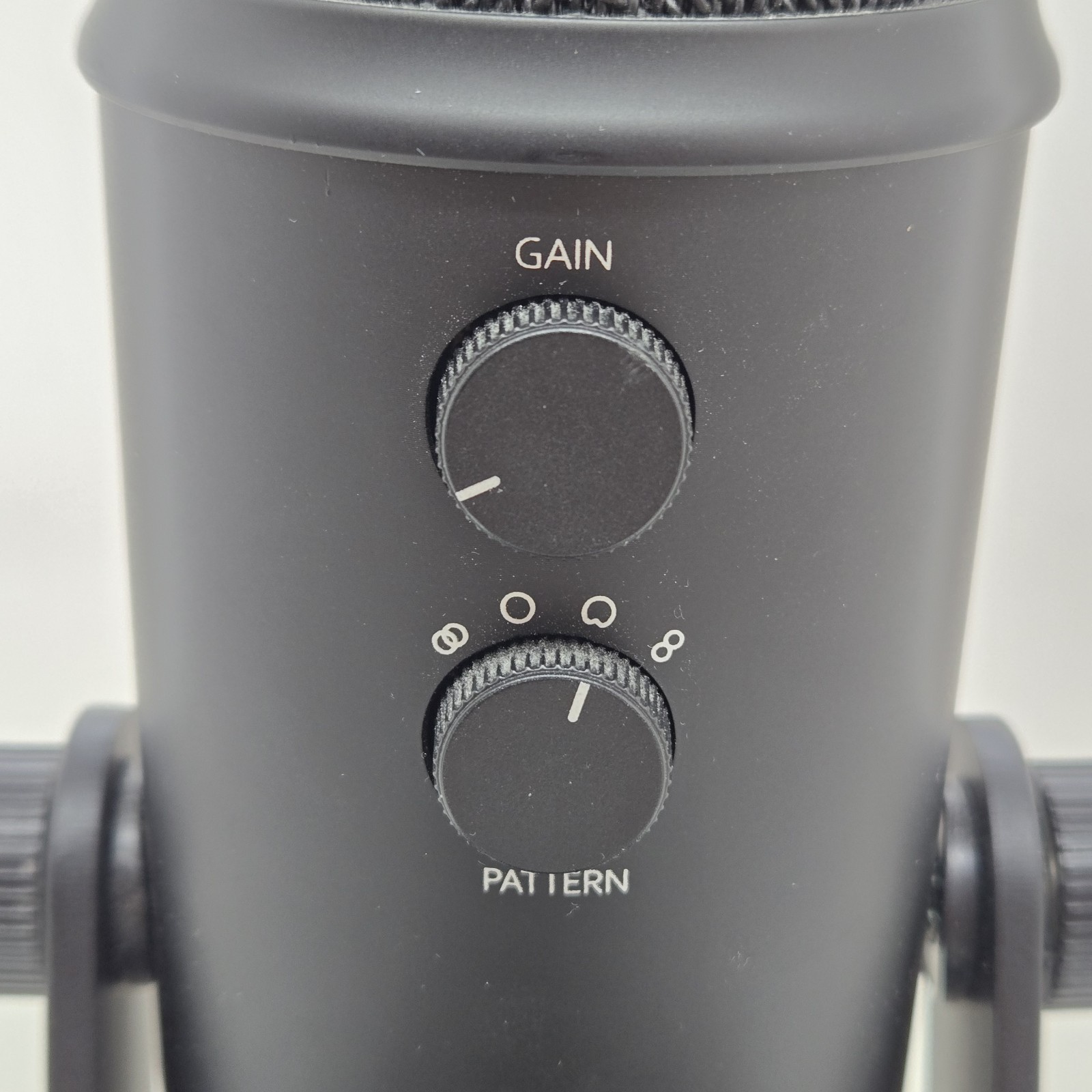 Blue Yeti USB Condenser Microphone Black Multiple Polar Patterns Mute Switch