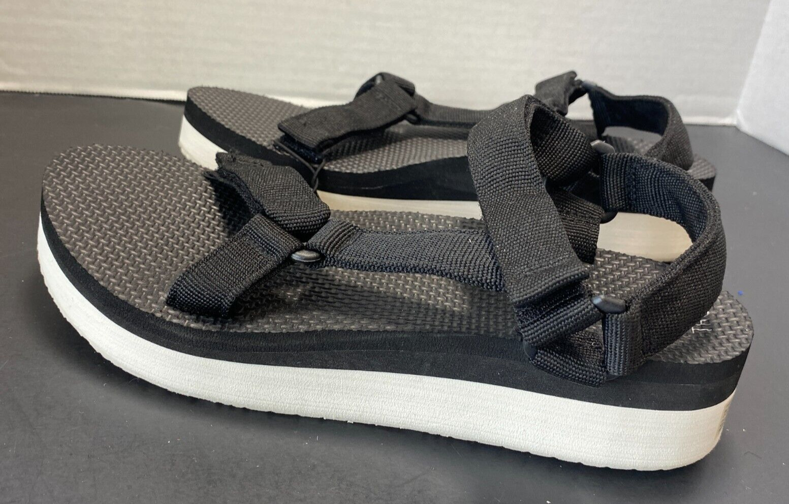 New Time And Tru White Black Platform Nature Hook & Loop Sandals Size 10