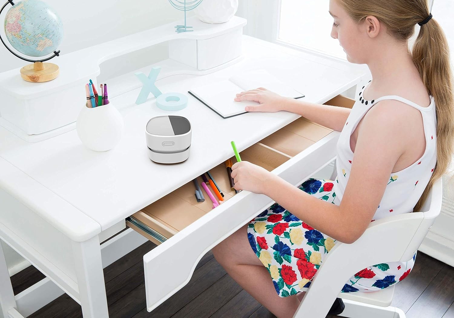 ODISTAR Desktop Vacuum Cleaner Mini Table Sweeper 360° White