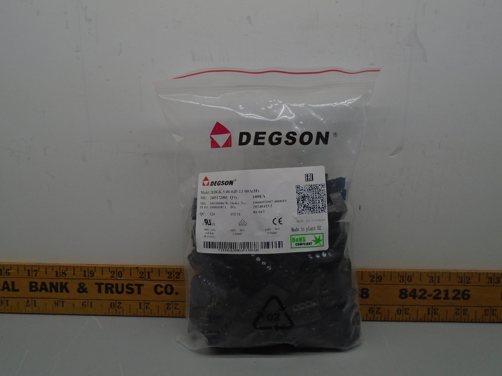 New old Stock Degson 2EDGK-5.08-04P-13-00A 2405172001 Qty 100 W250