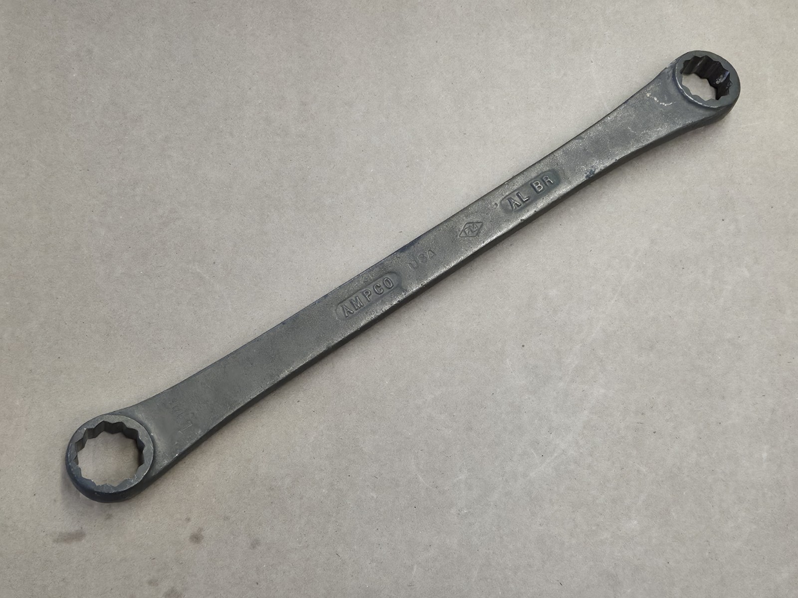 Ampco W-3230 Box End 15/16" & 1-1/16" AlBr Non Sparking Wrench