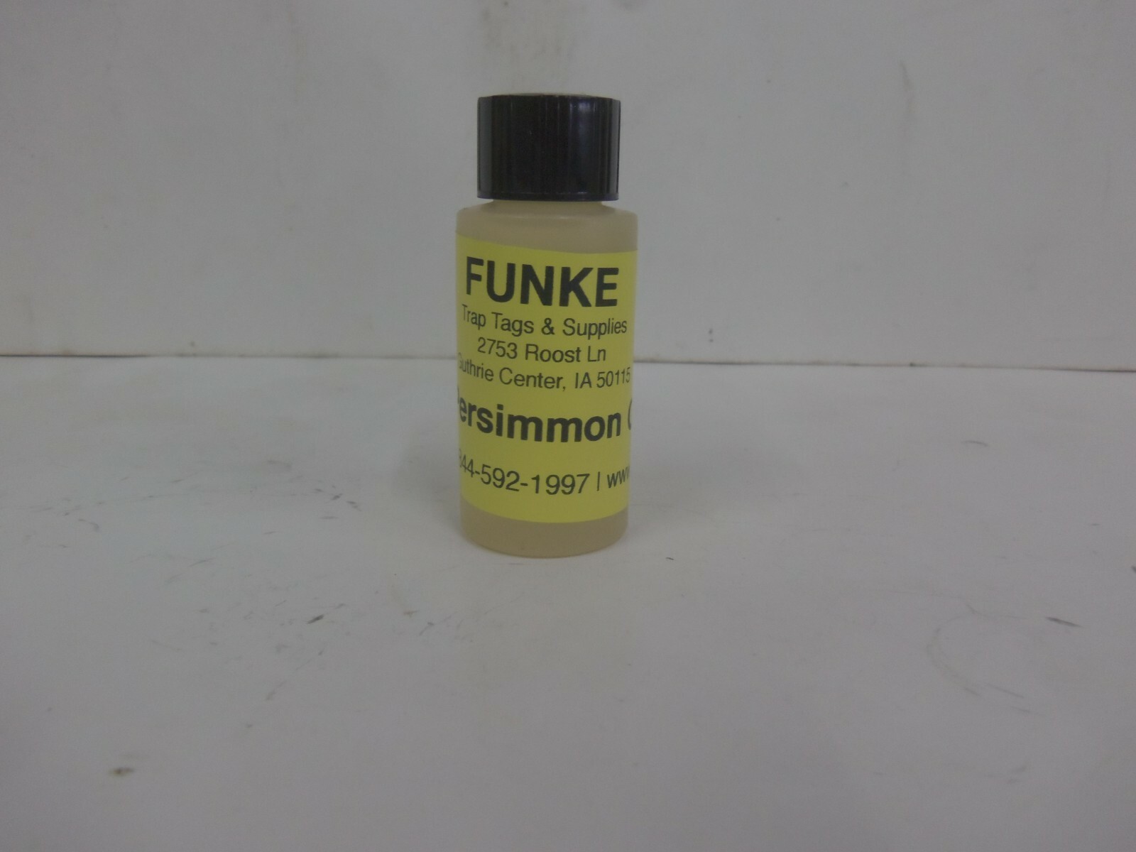 Persimmon Oil Lure Raccoon Mink Muskrat Predator Bait Making Ingredient Nuisance